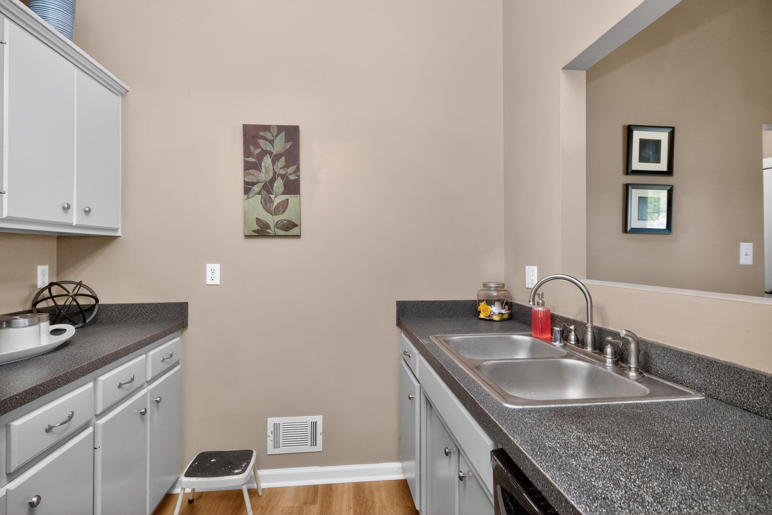 1039 River Bend Road Property Photo 7