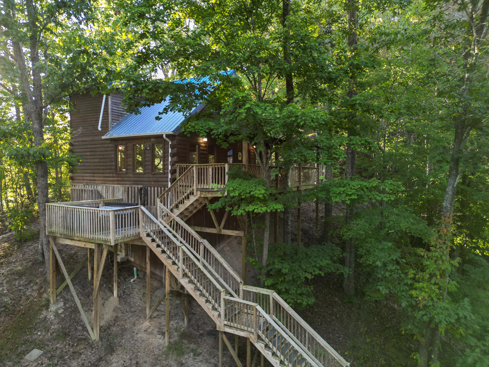 202 Getaways Road Property Photo 5