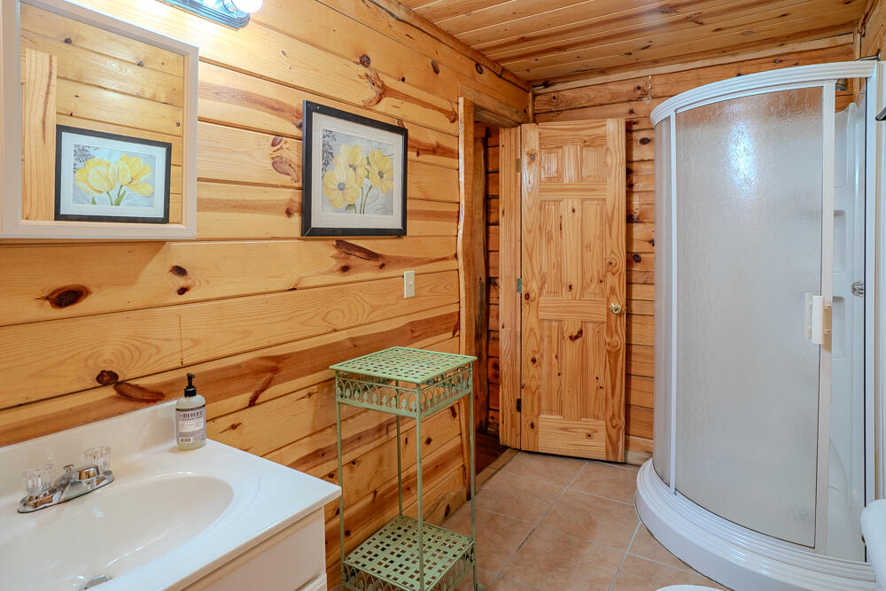 202 Getaways Road Property Photo 37