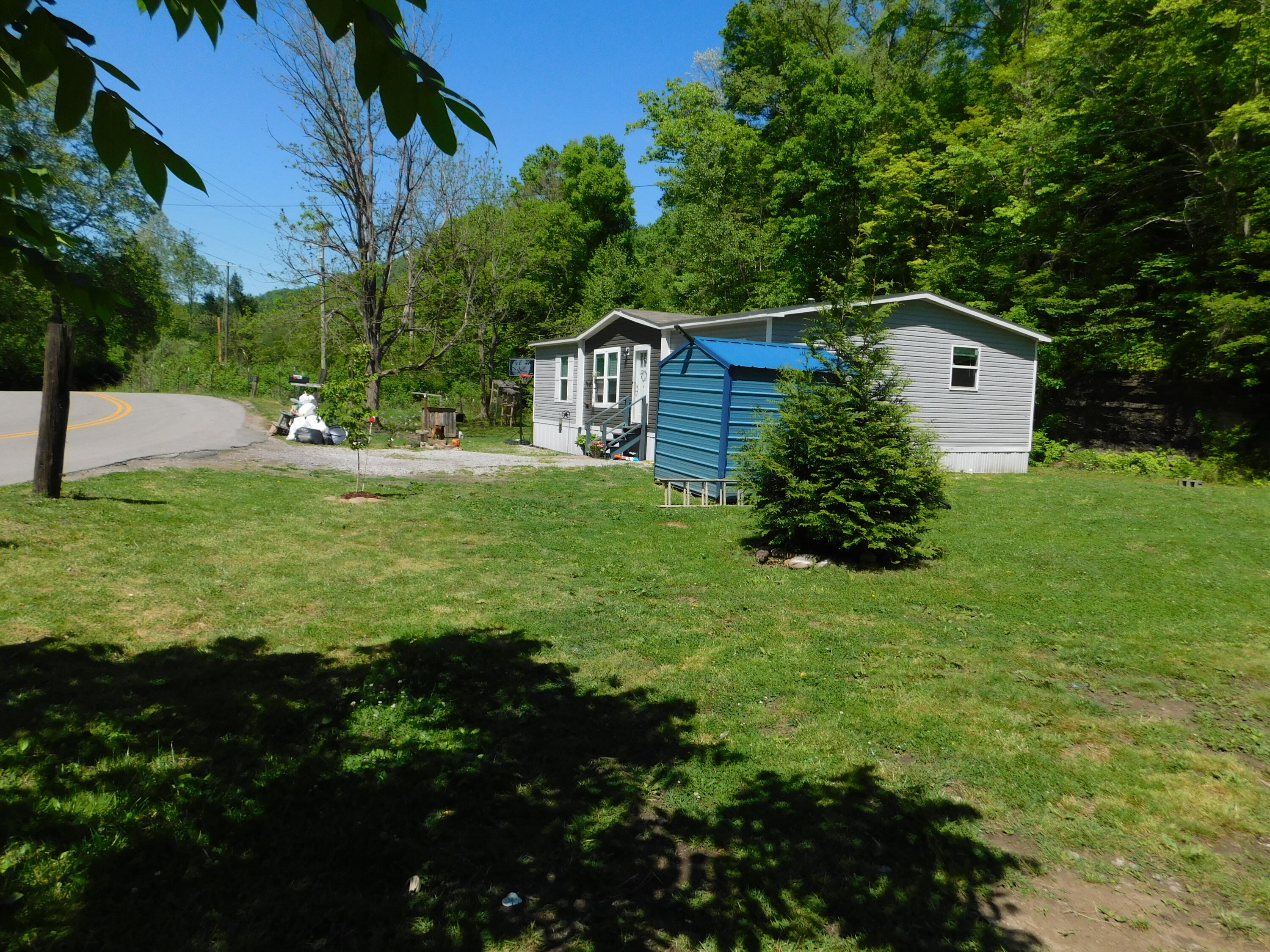 3587 Ky-219 Property Photo 1