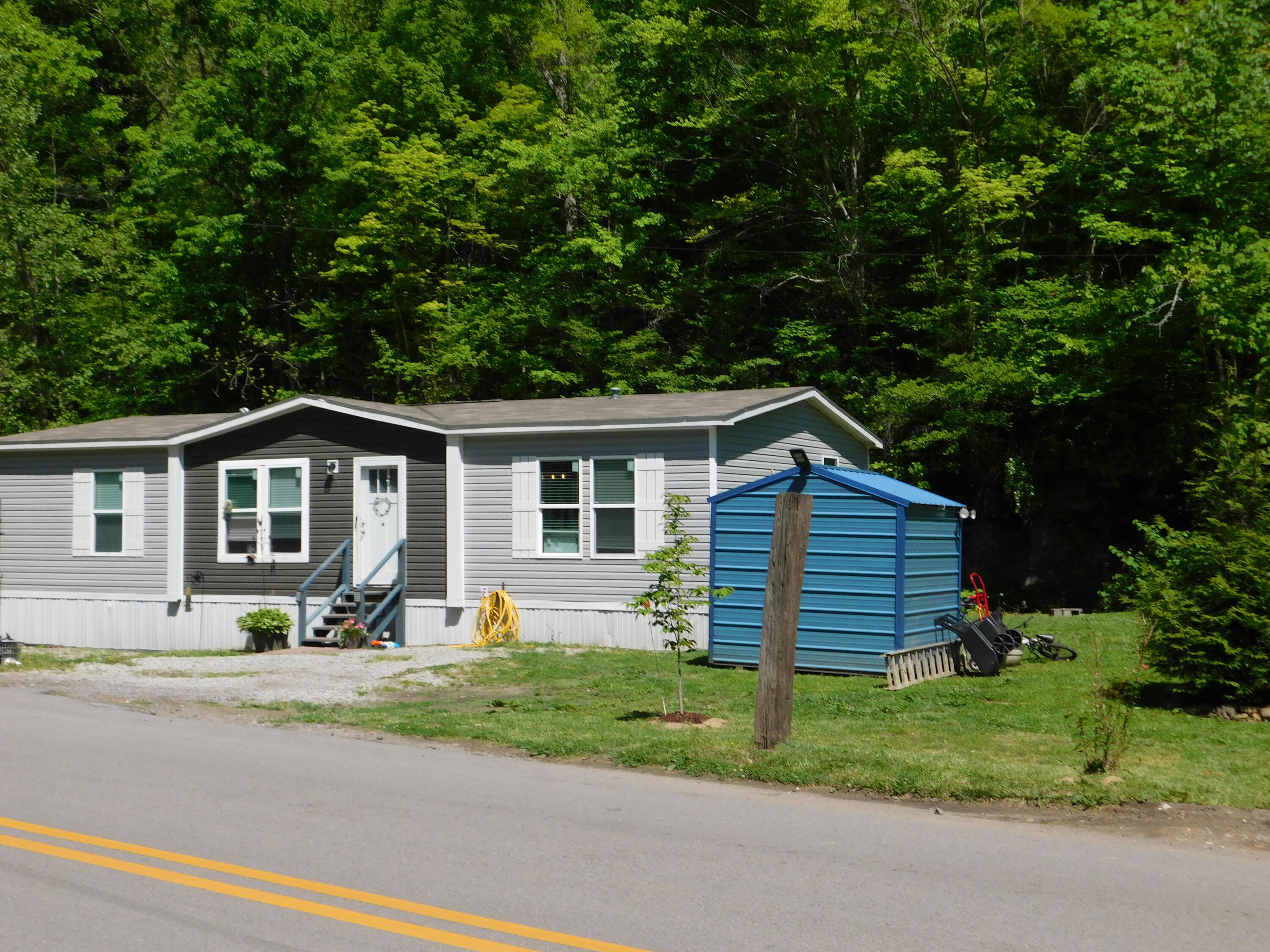 3587 Ky-219 Property Photo 2