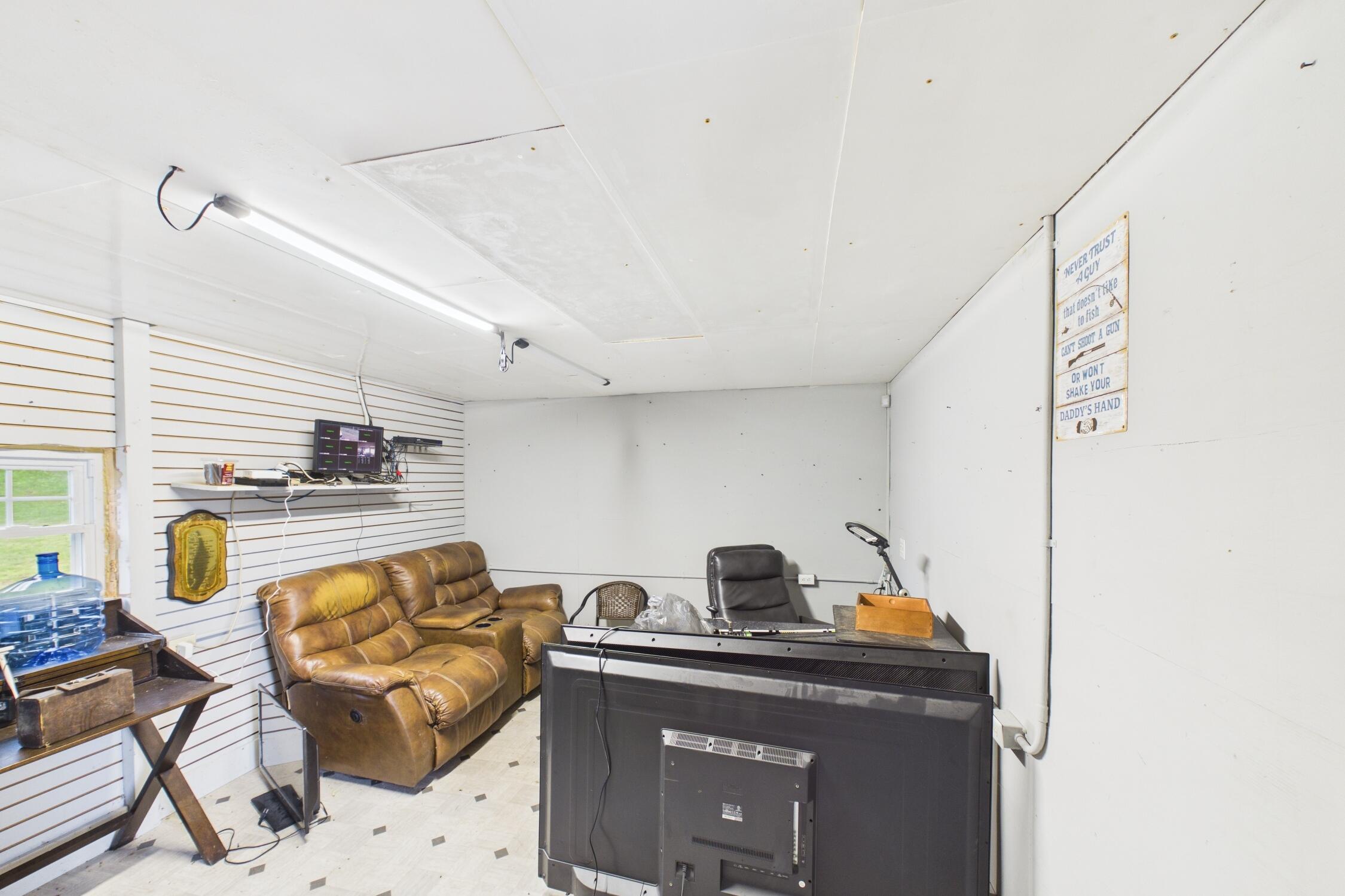 10007 Us-421 Property Photo 36