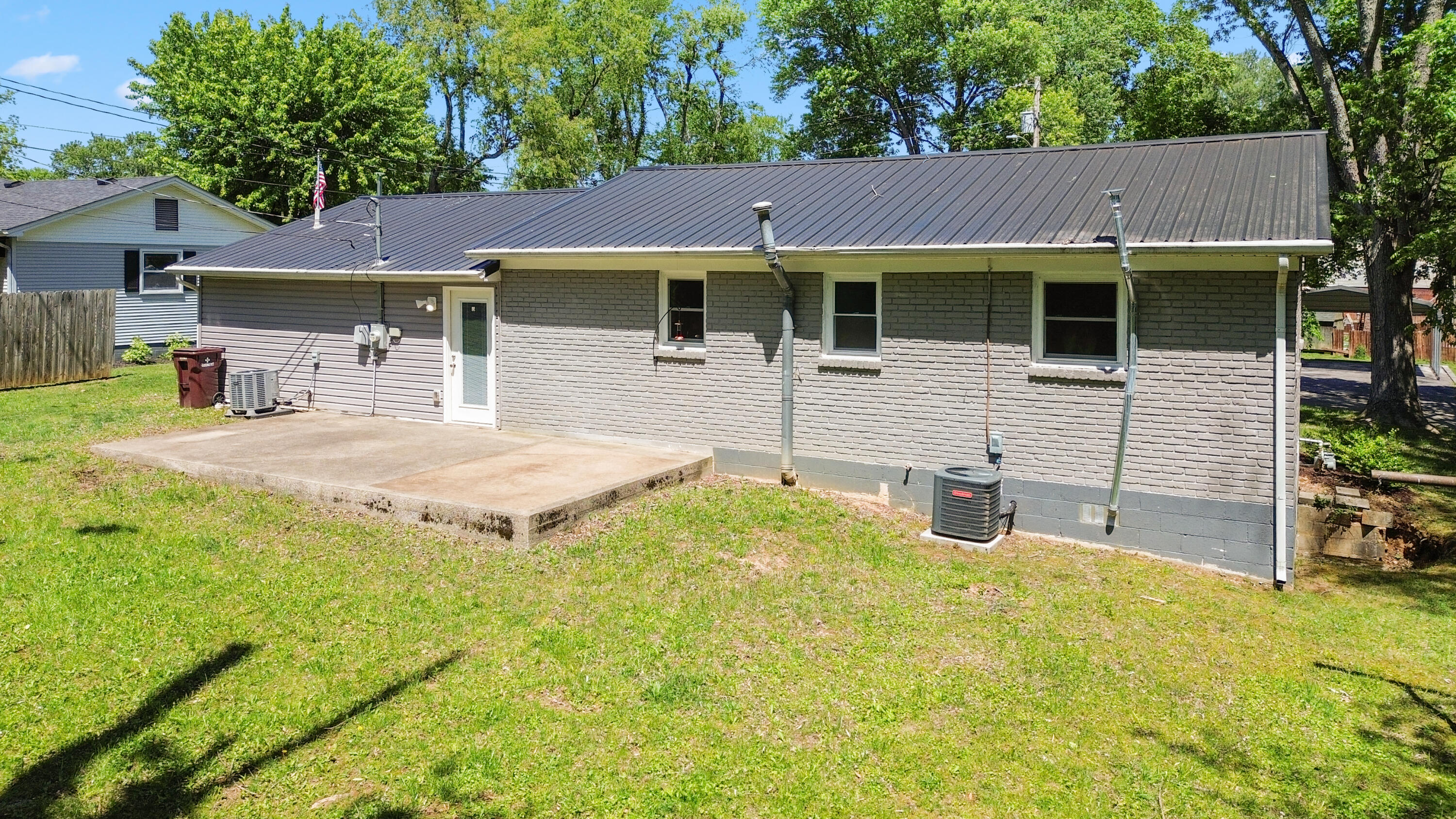 610 Haley Street Property Photo 40