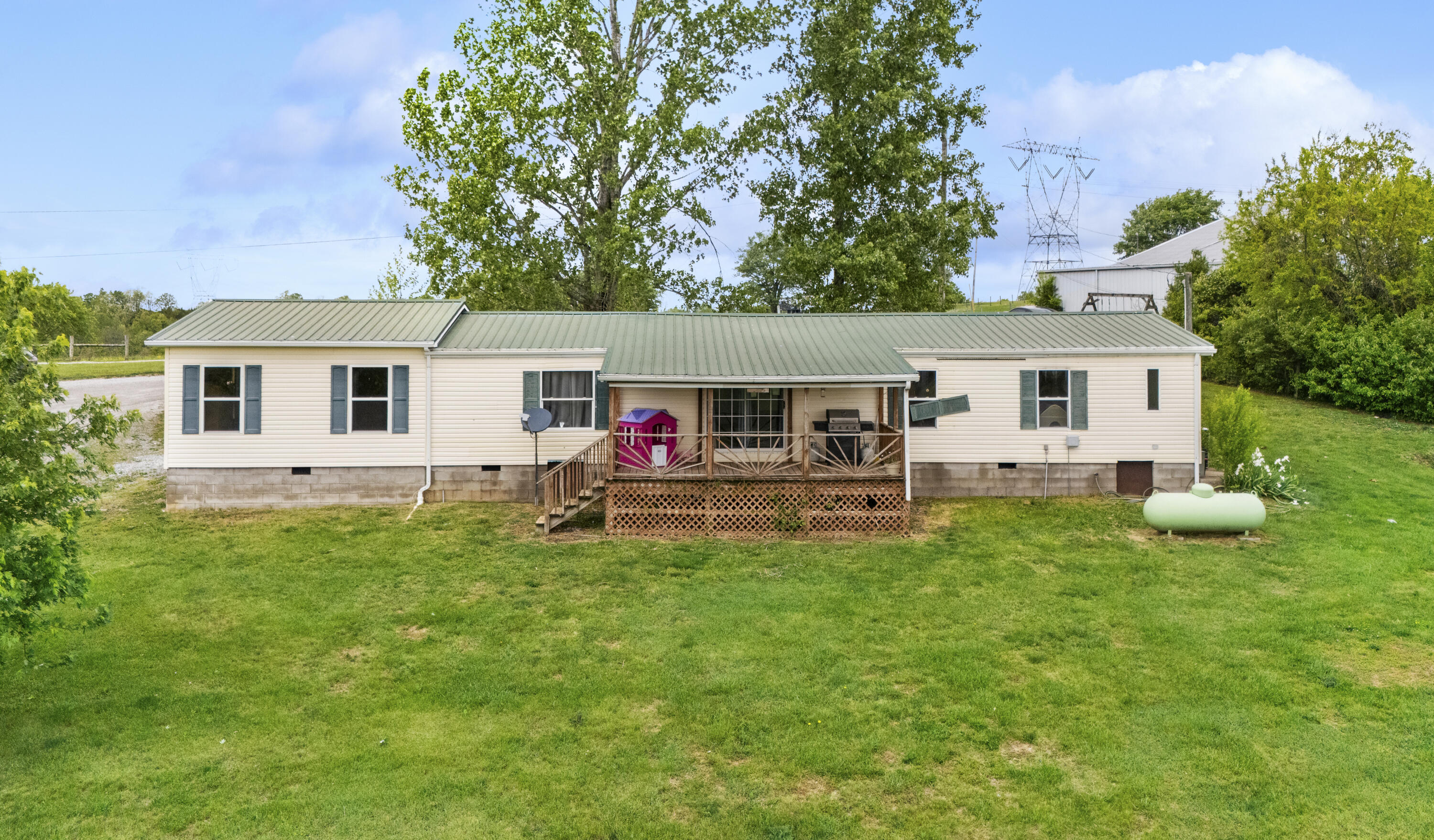 7113 Dixon Pike Property Photo 4