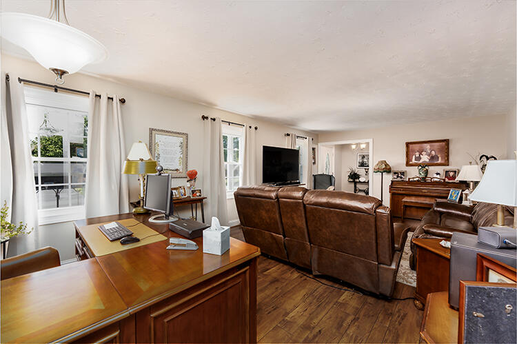 409 Brookhaven Drive Property Photo 21