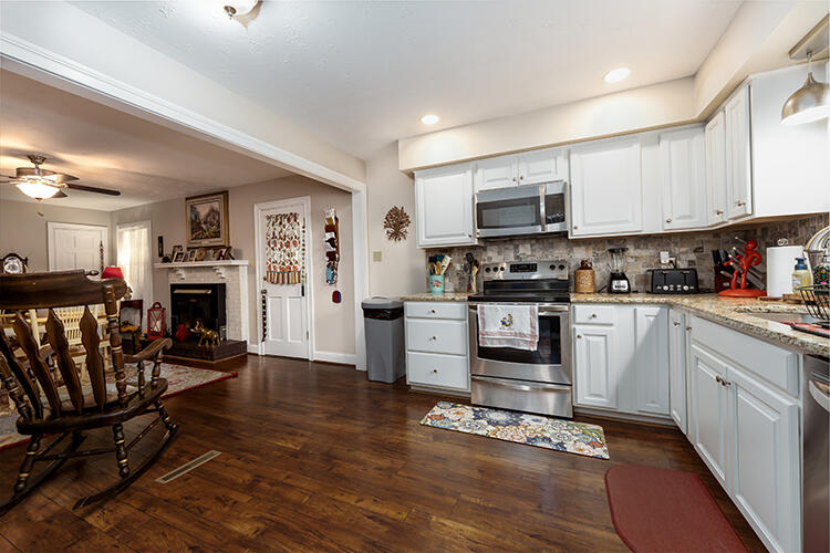 409 Brookhaven Drive Property Photo 23