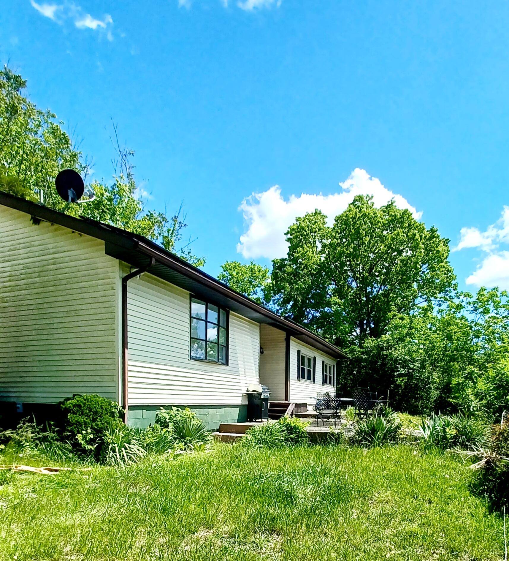 4858 Kennedy Bridge Road Property Photo 2