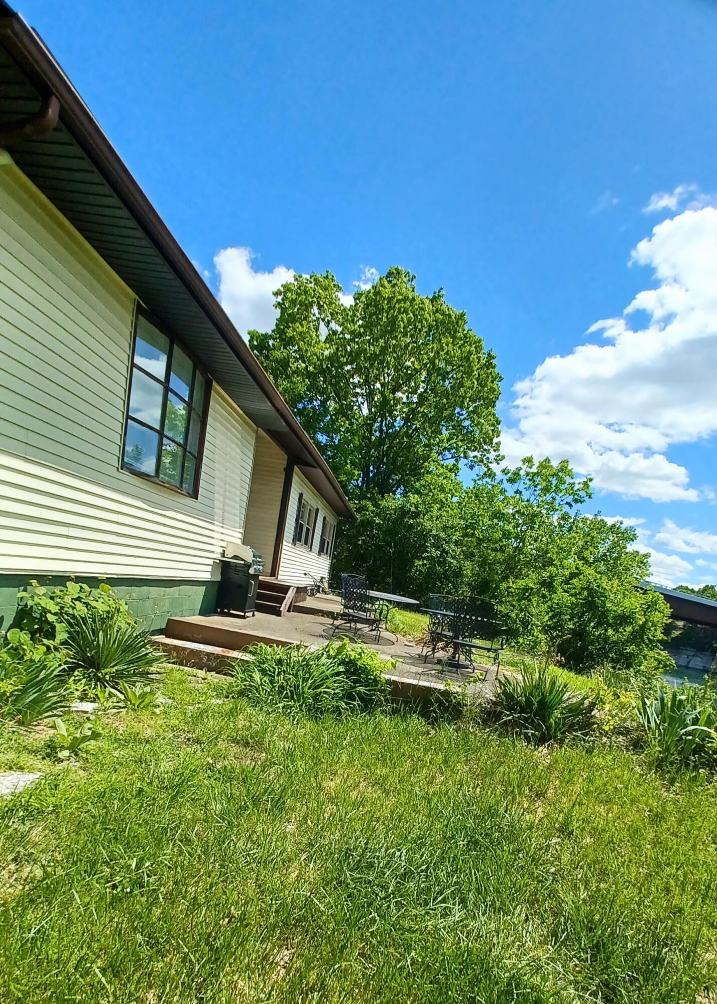 4858 Kennedy Bridge Road Property Photo 4