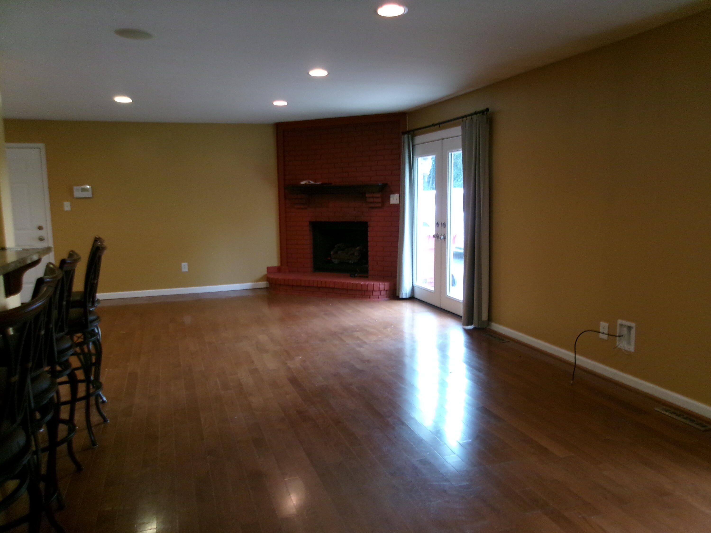 47 Timberlawn Circle Property Photo 5