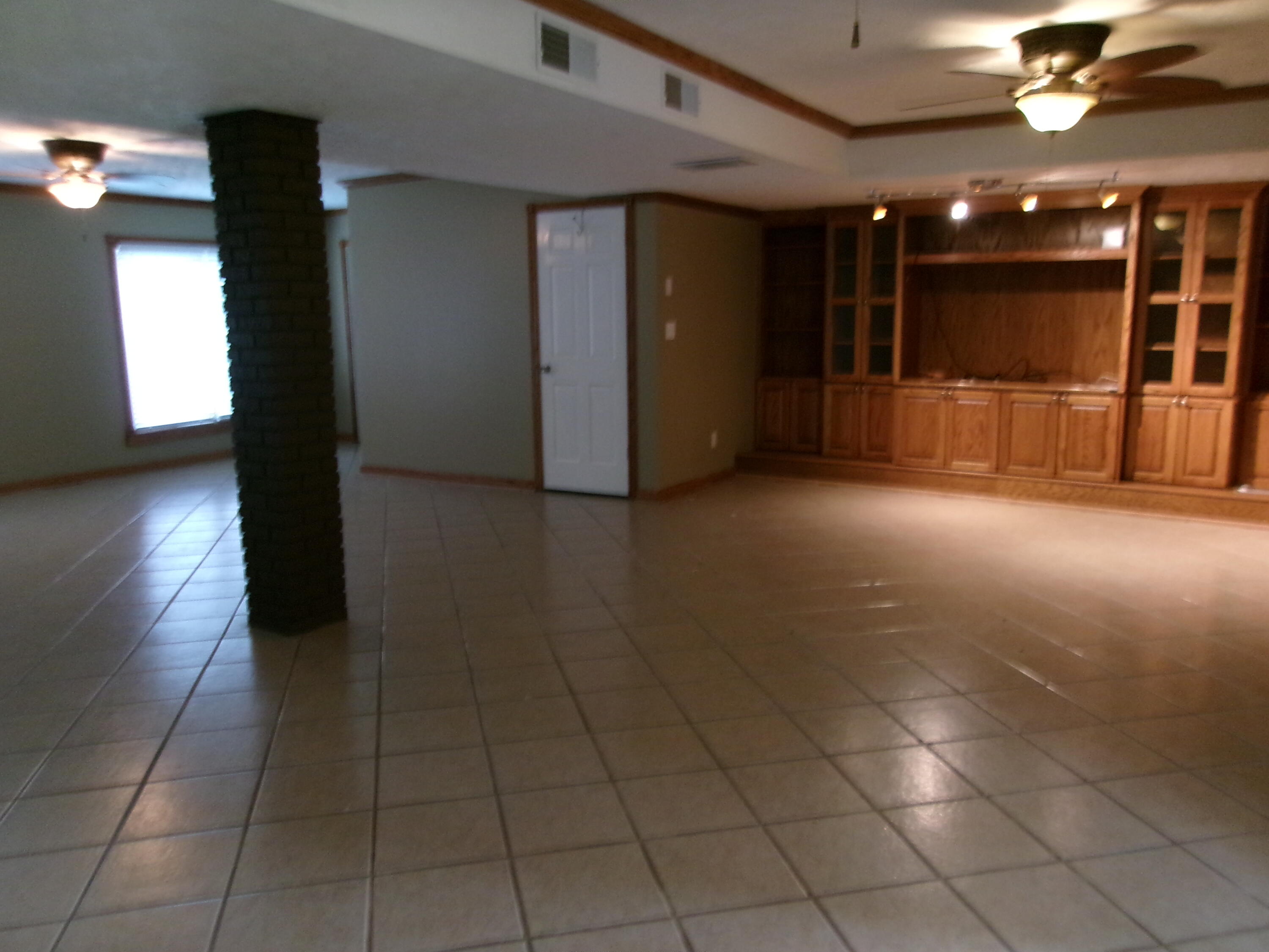 47 Timberlawn Circle Property Photo 12