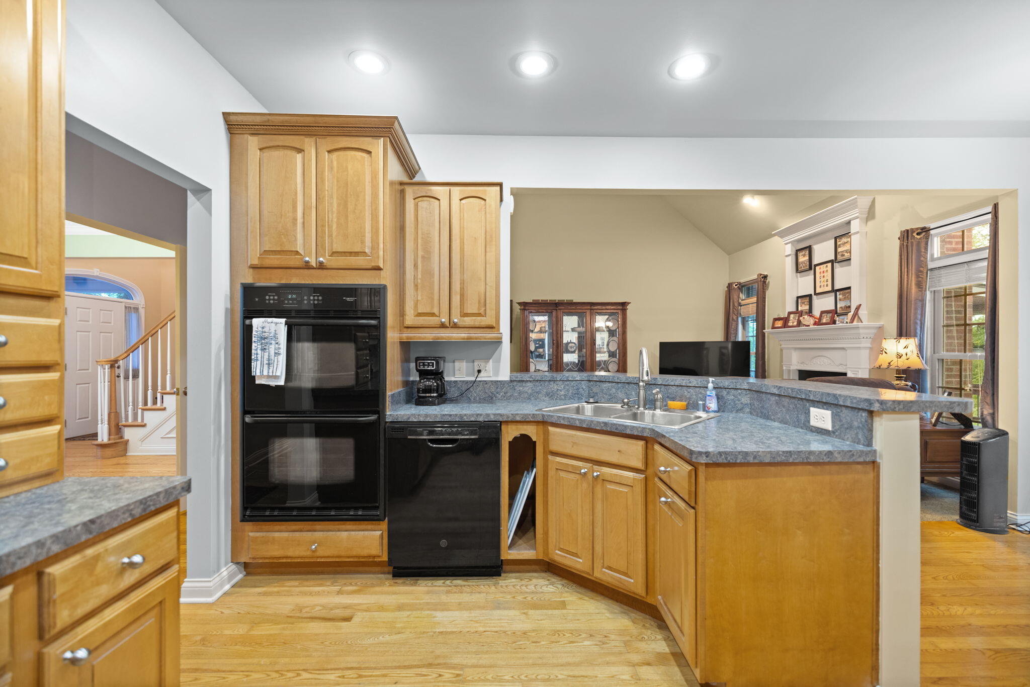105 Riviera Drive Property Photo 10