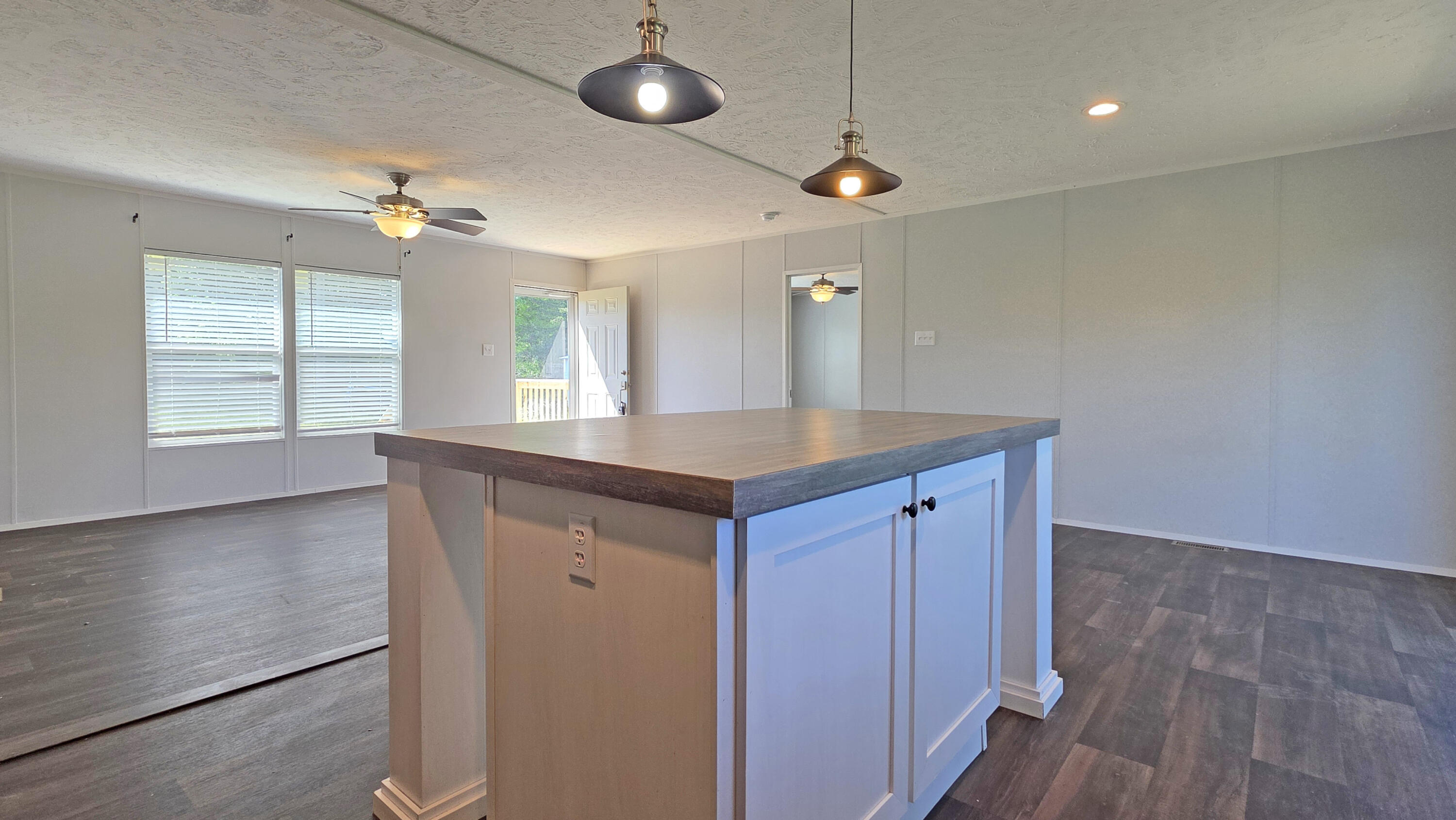 276 Moberly Bend Property Photo 8