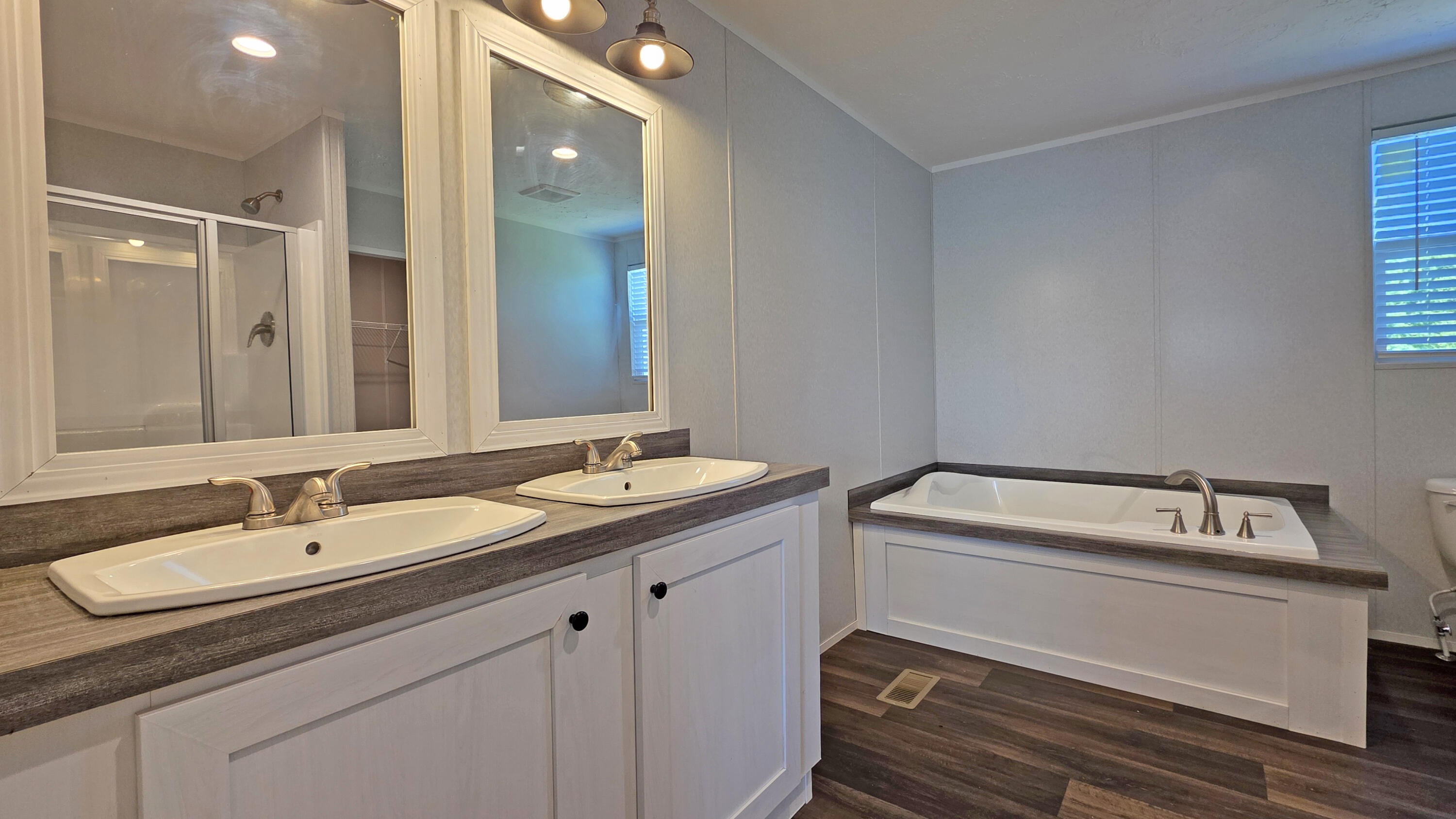 276 Moberly Bend Property Photo 23