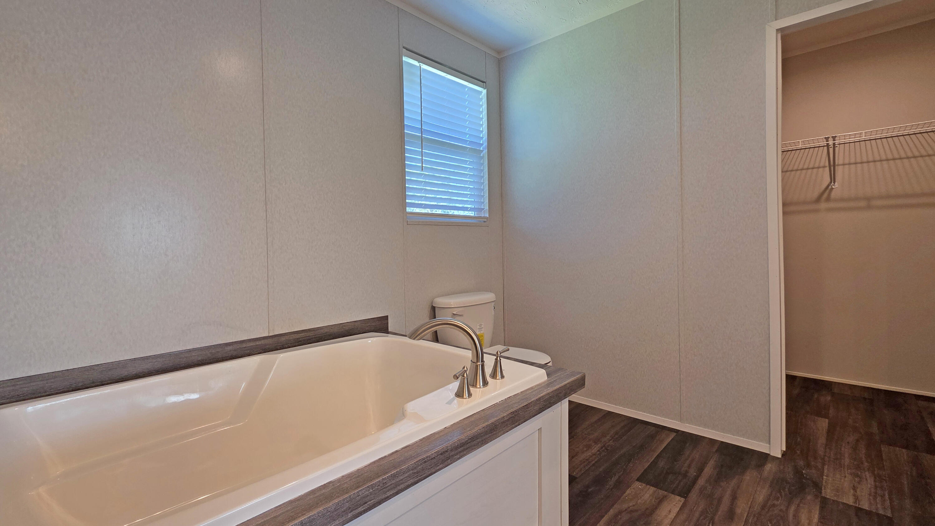 276 Moberly Bend Property Photo 24