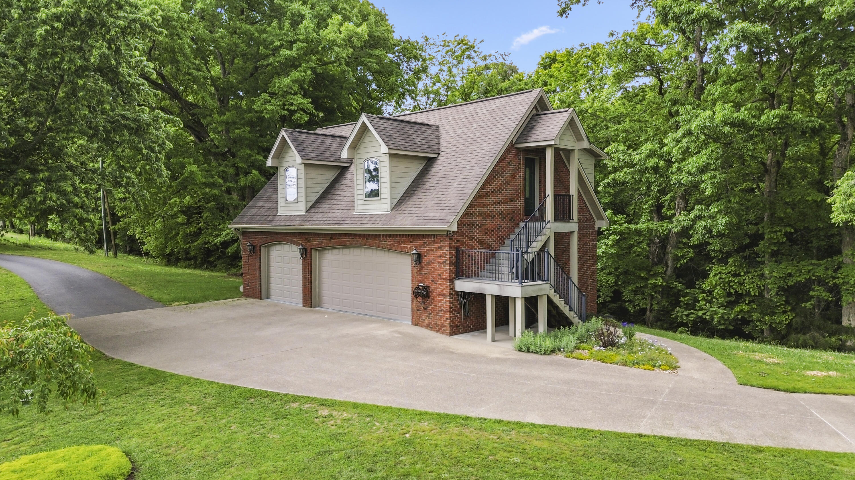 1836 Ferry Road Property Photo 4