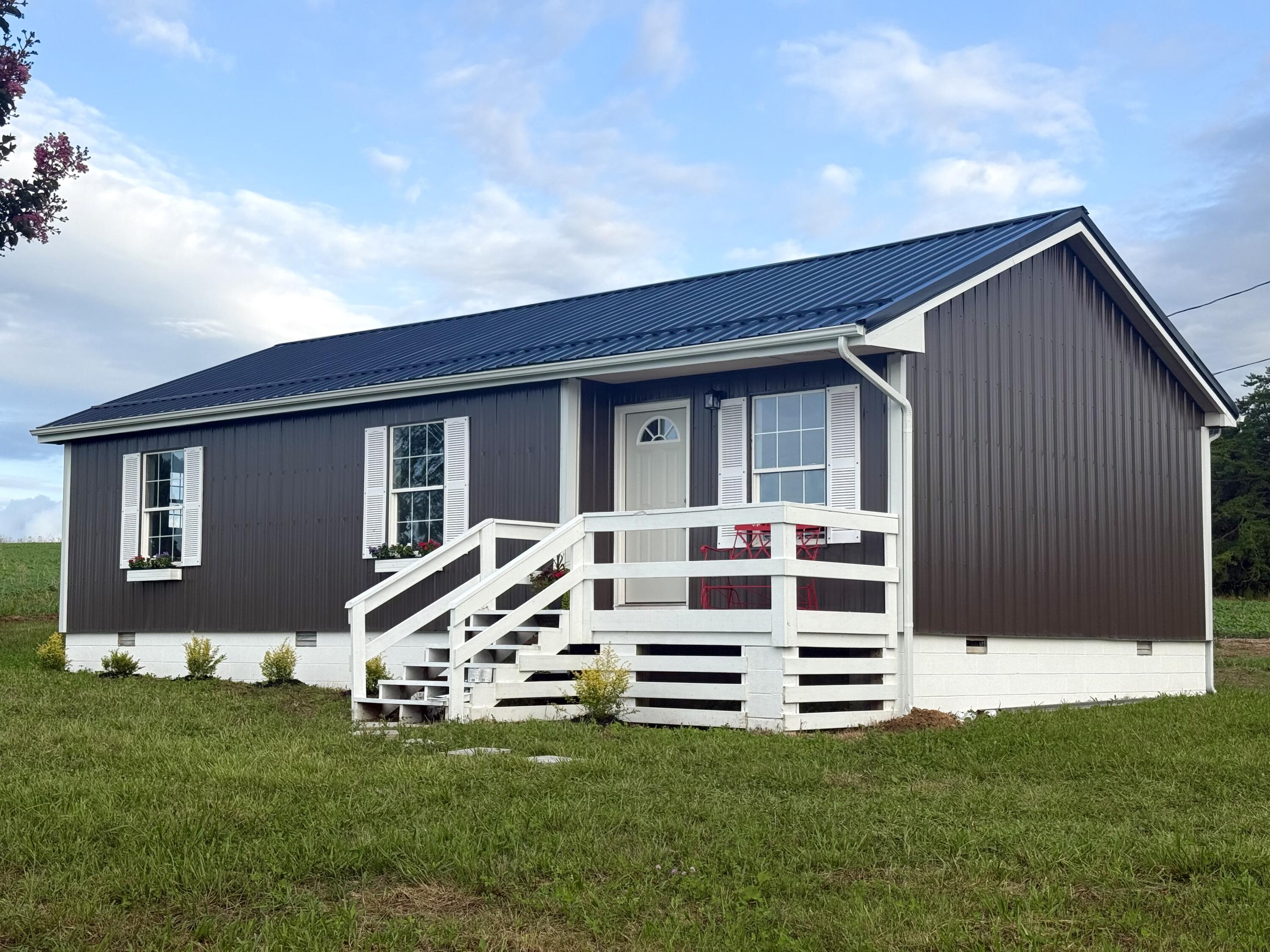 6715 E Highway 70 Property Photo 1