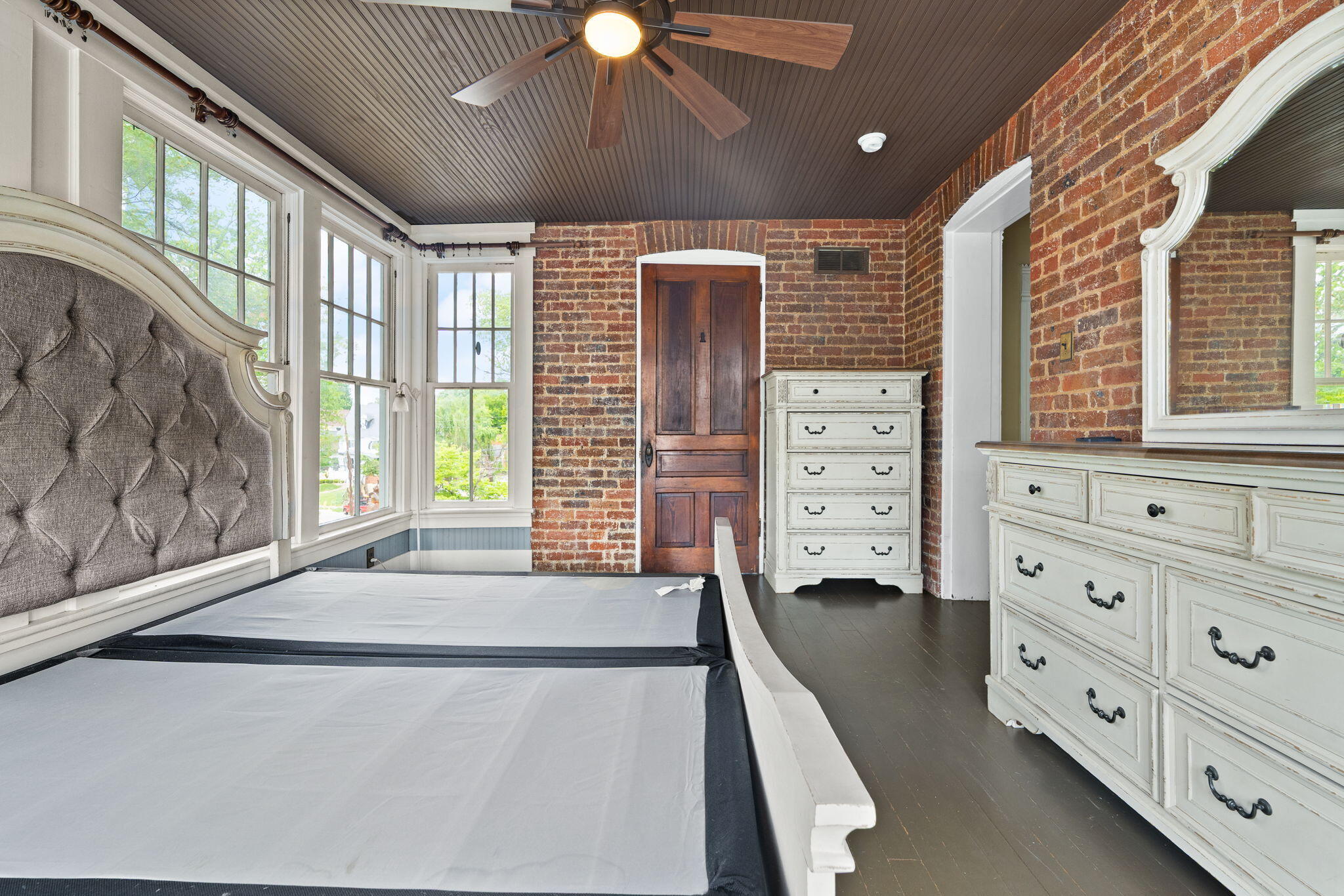 301 W Columbia Street Property Photo 60