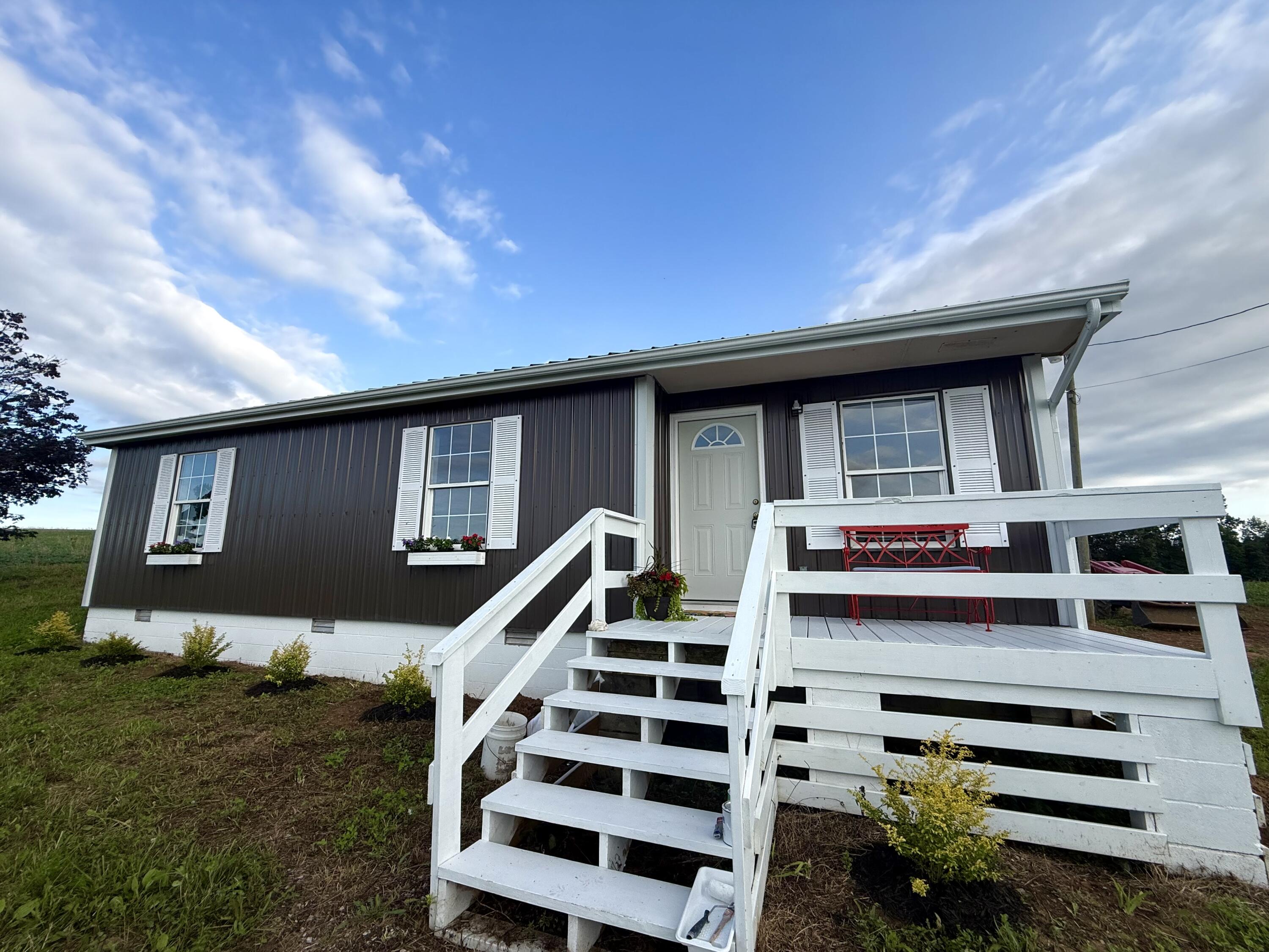 6715 E Highway 70 Property Photo 1