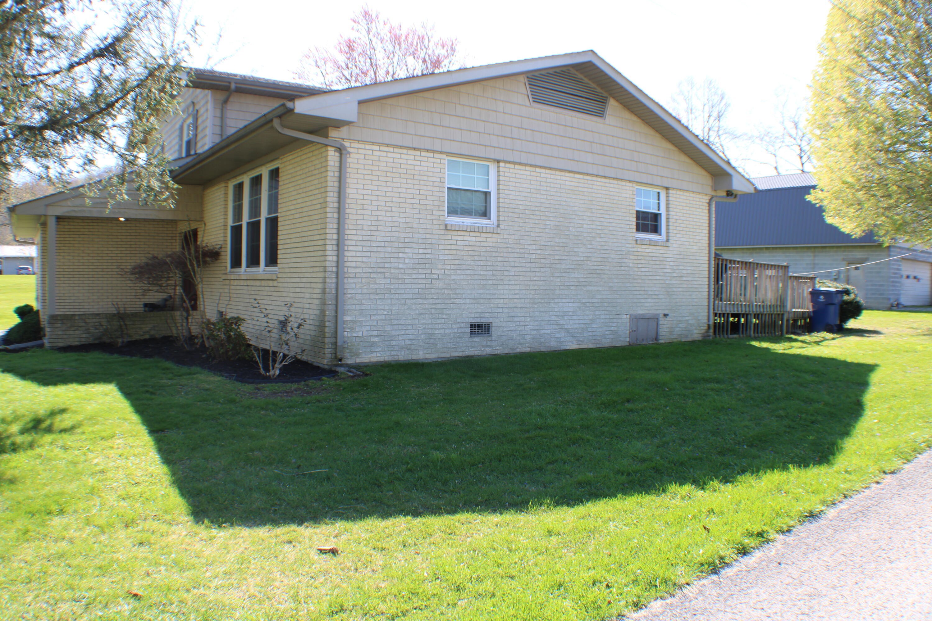 1015 Old Wilson Lane Property Photo 3