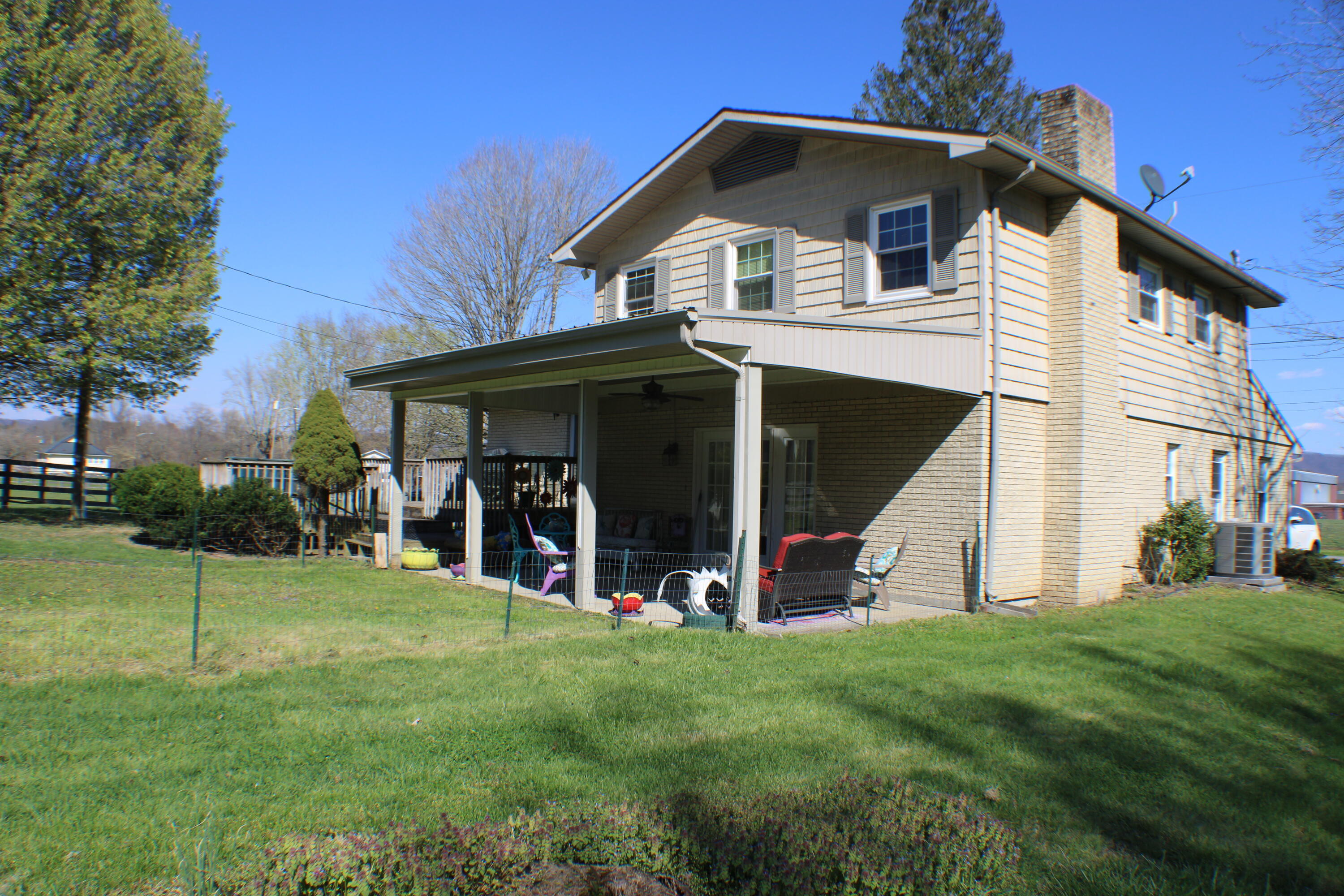 1015 Old Wilson Lane Property Photo 4