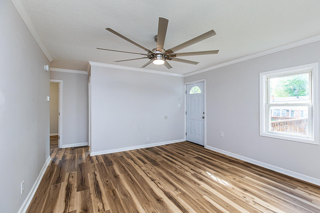 135 Lyons Drive Property Photo 5