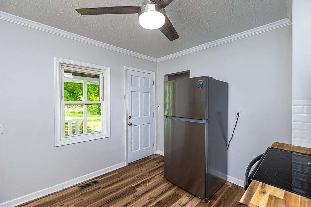 135 Lyons Drive Property Photo 12