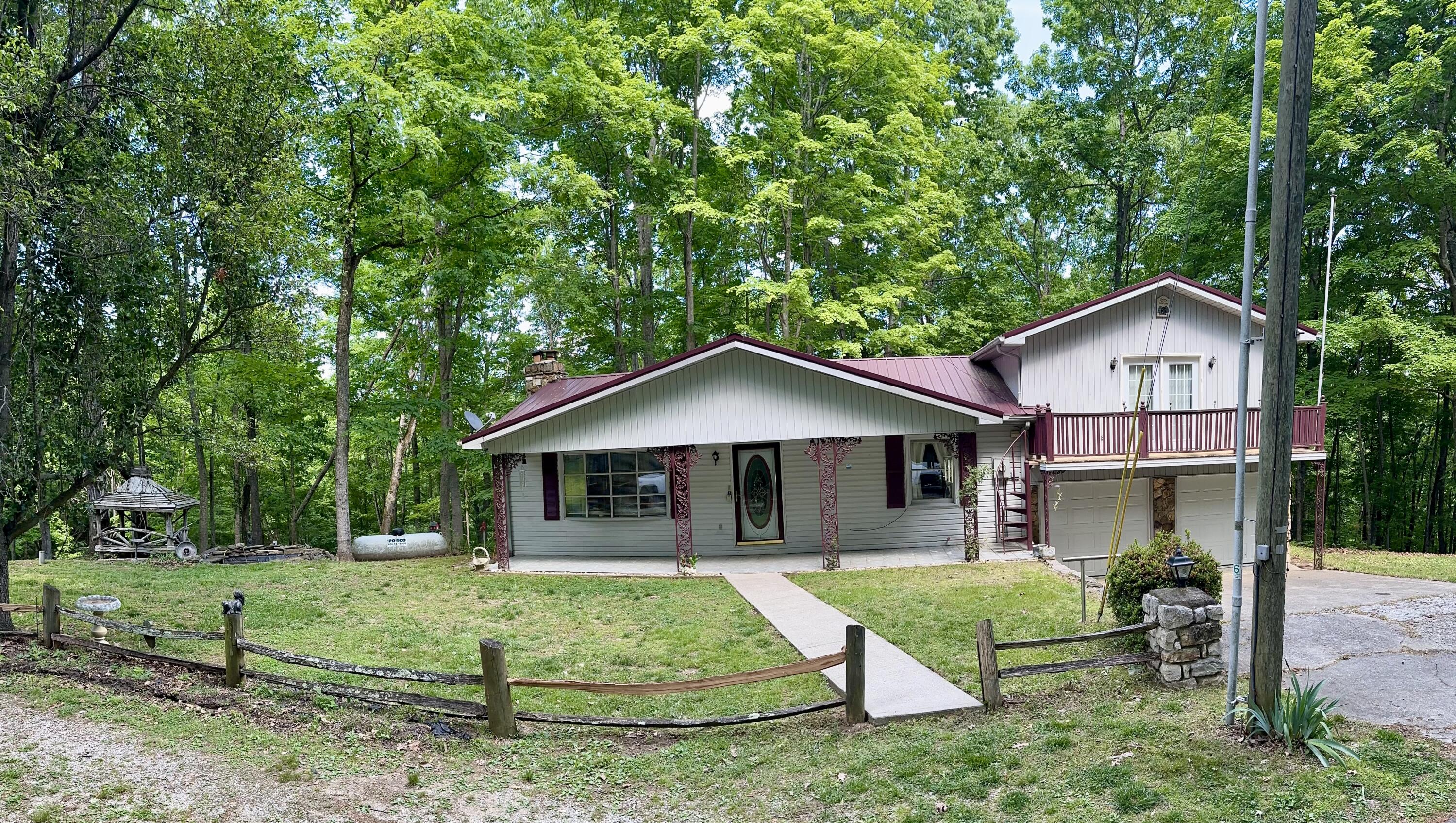 439 Eagles Bluff Road Property Photo 2