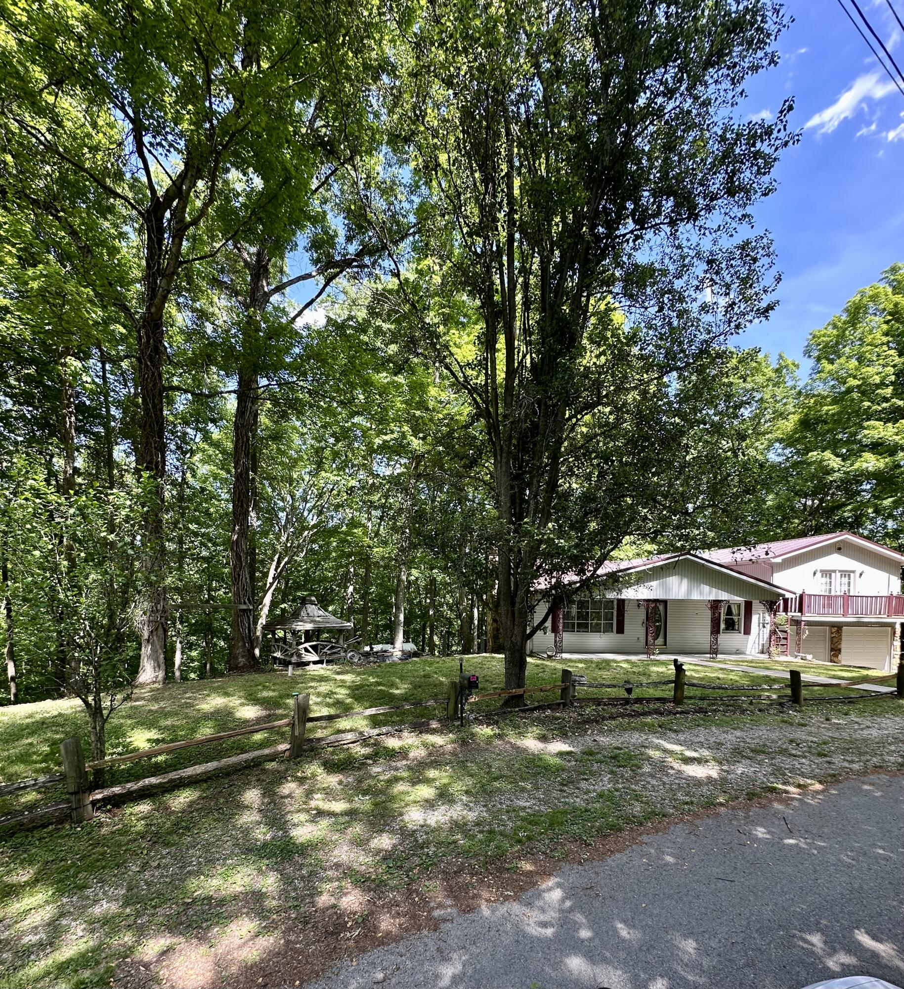 439 Eagles Bluff Road Property Photo 4