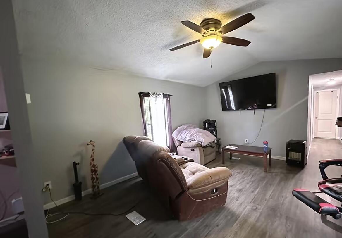 301 Lewis Avenue Property Photo 6