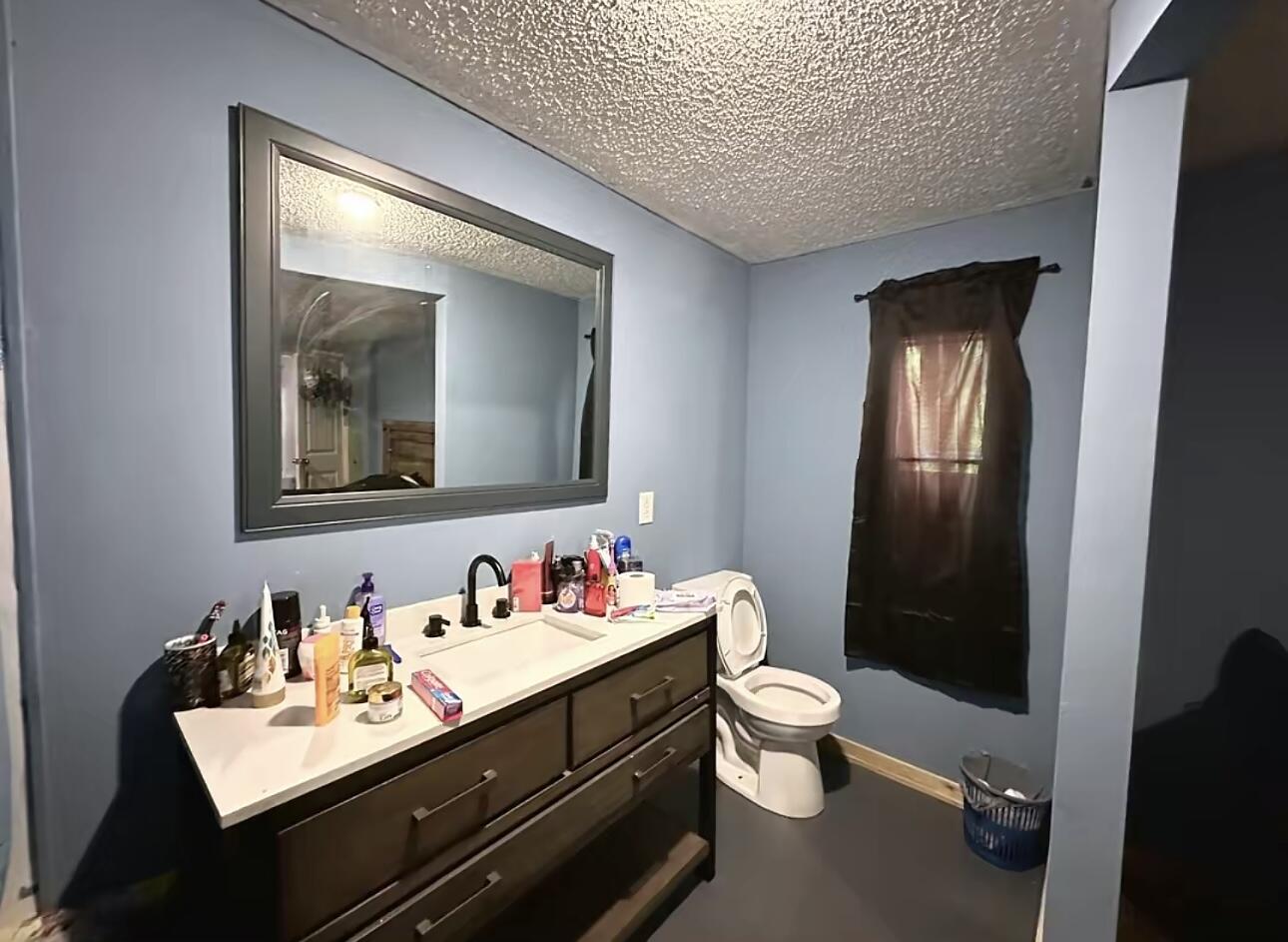 301 Lewis Avenue Property Photo 13