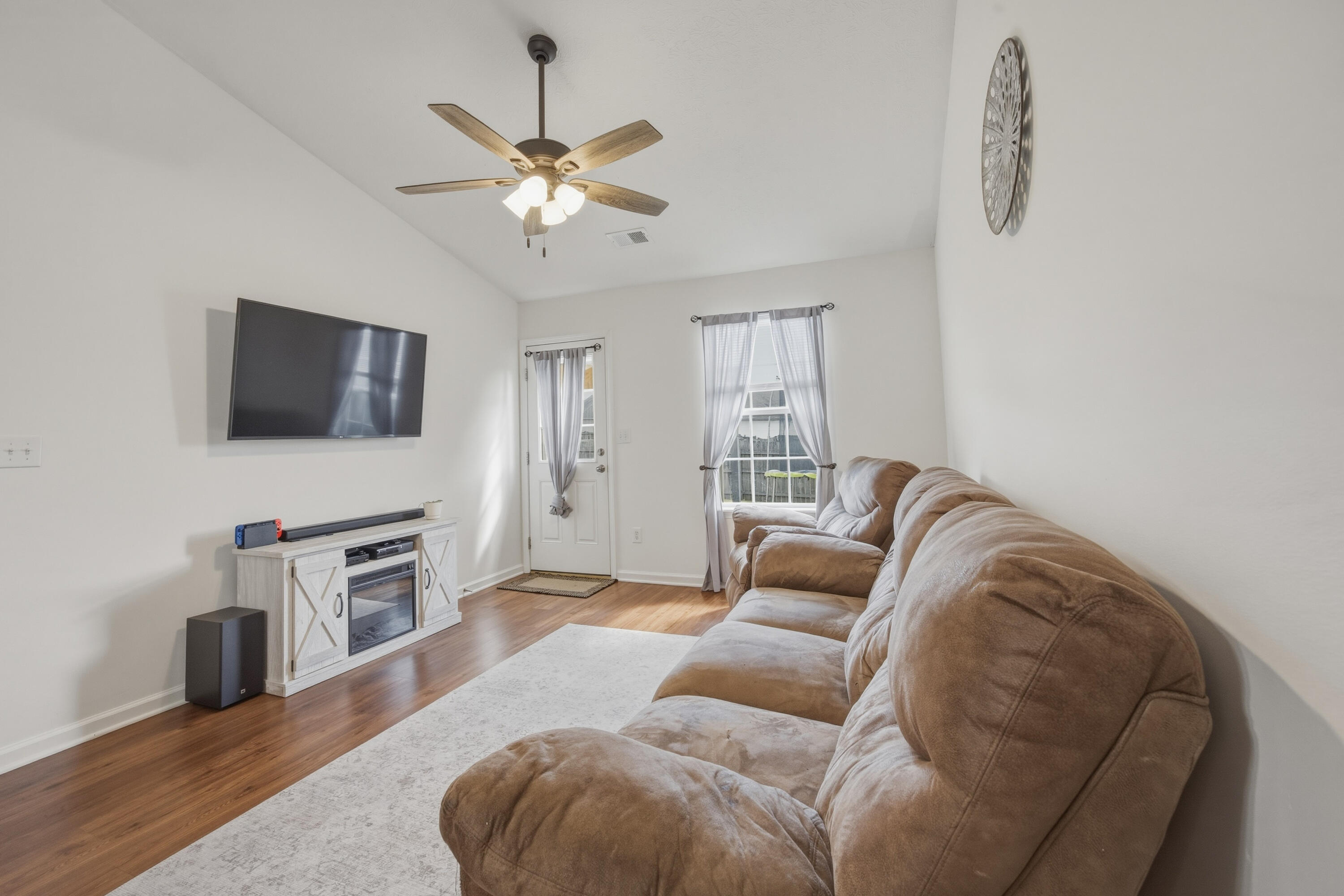 1005 Cedar Ridge Court Property Photo 25