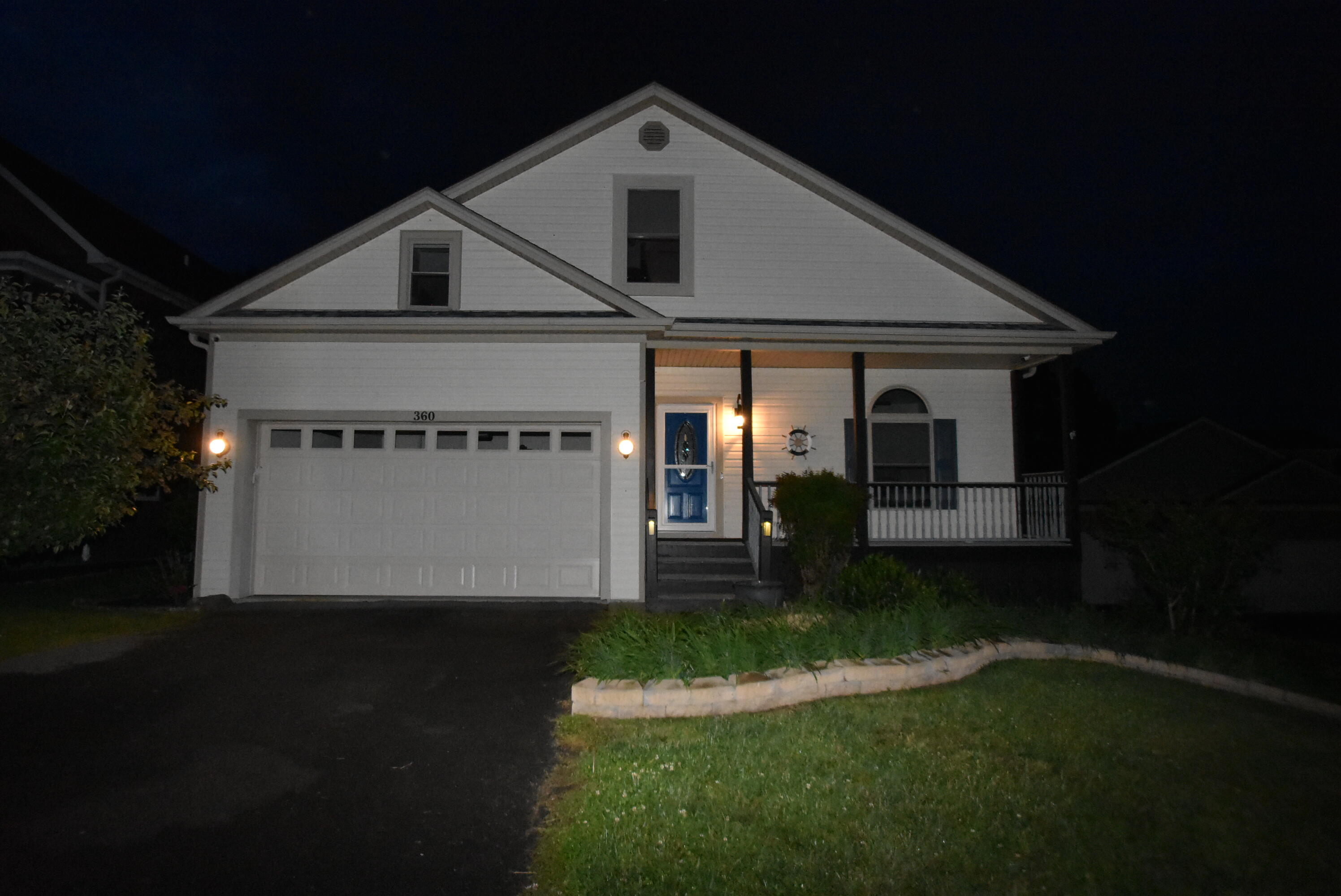 360 Persimmon Way Property Photo 2