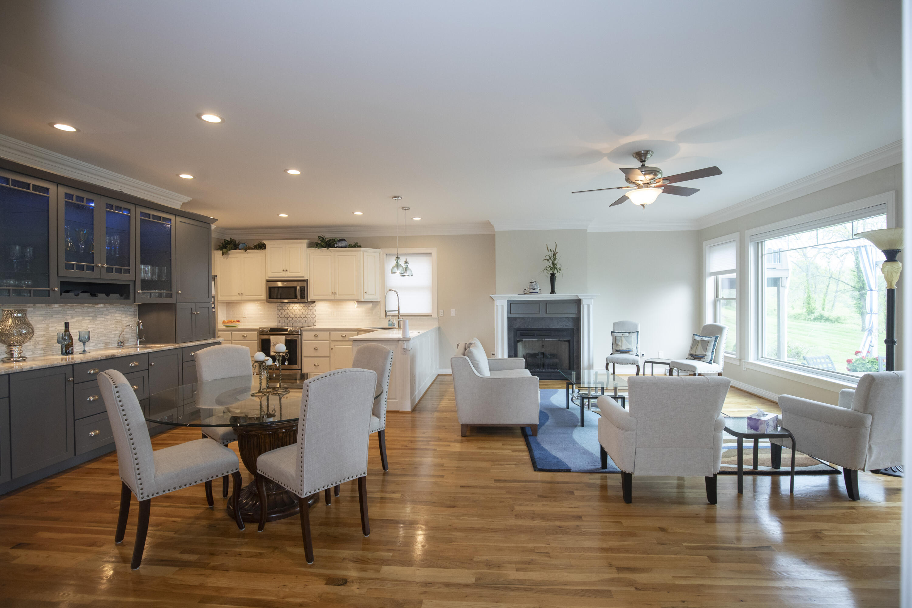 360 Persimmon Way Property Photo 8