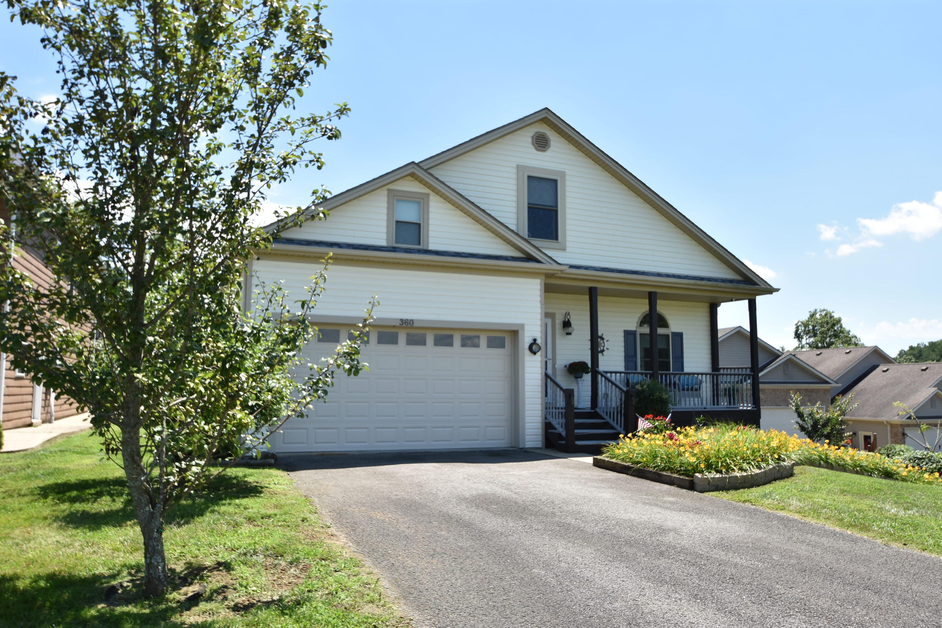 360 Persimmon Way Property Photo 17