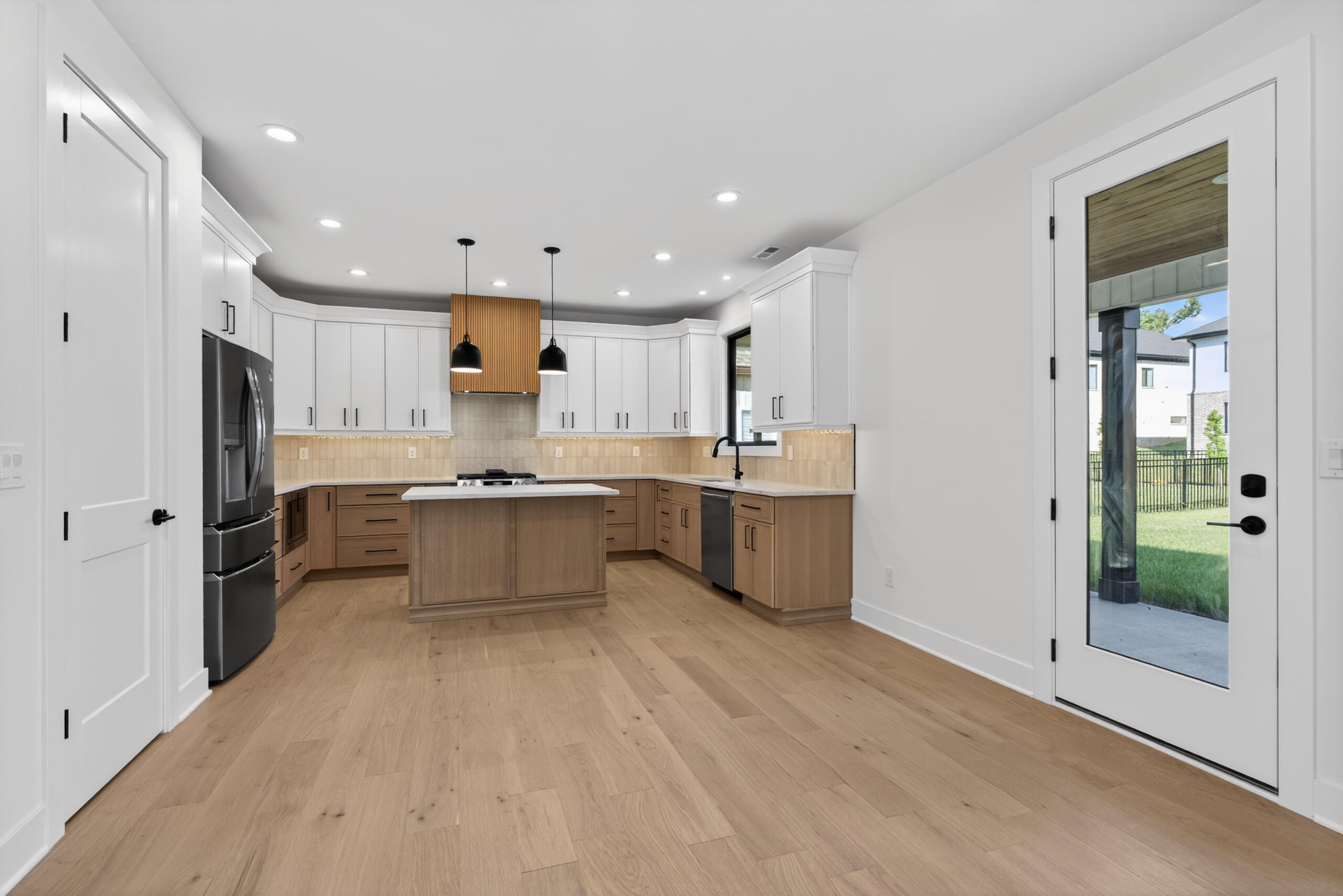 725 Azalea Lane Property Photo 15
