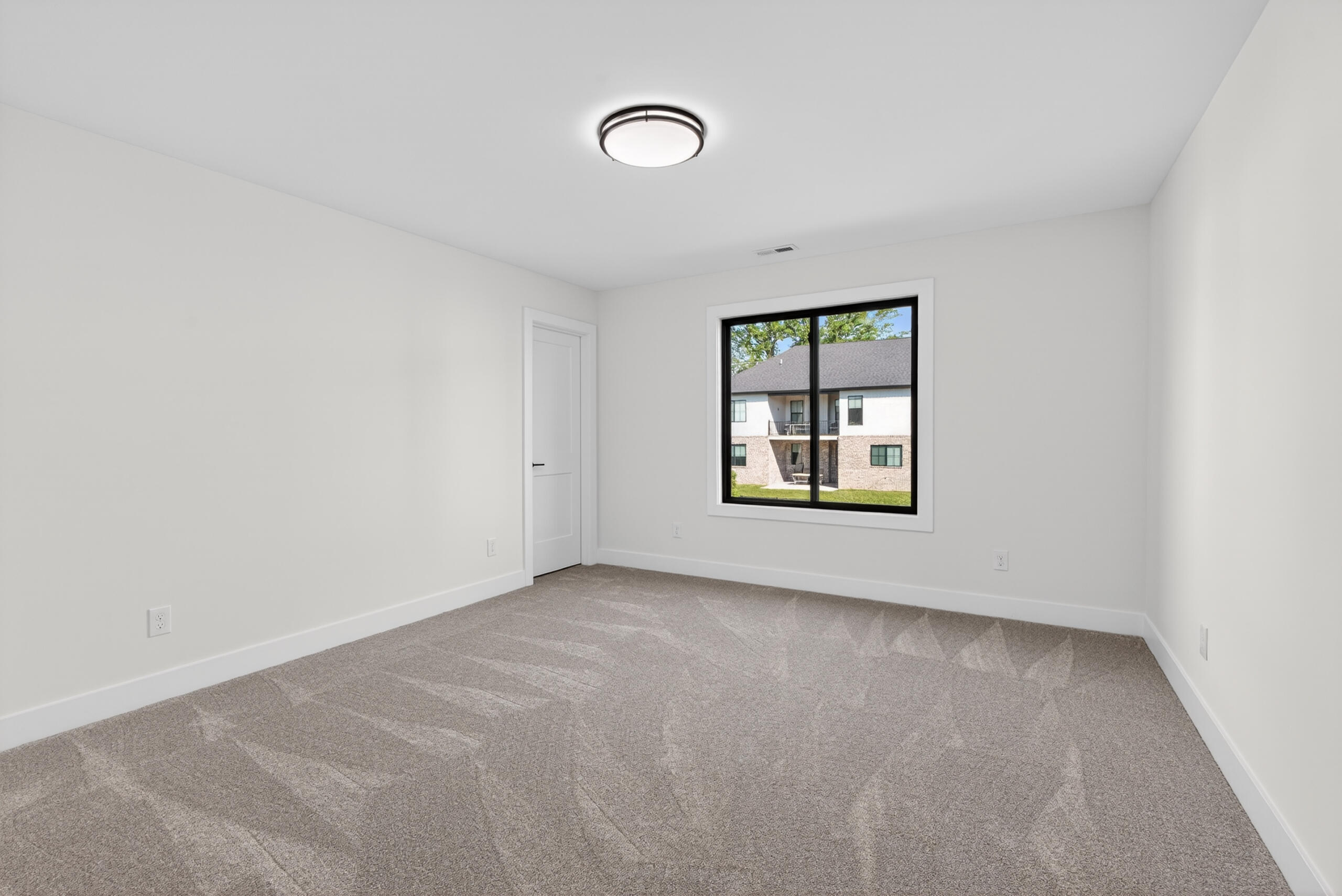 725 Azalea Lane Property Photo 32