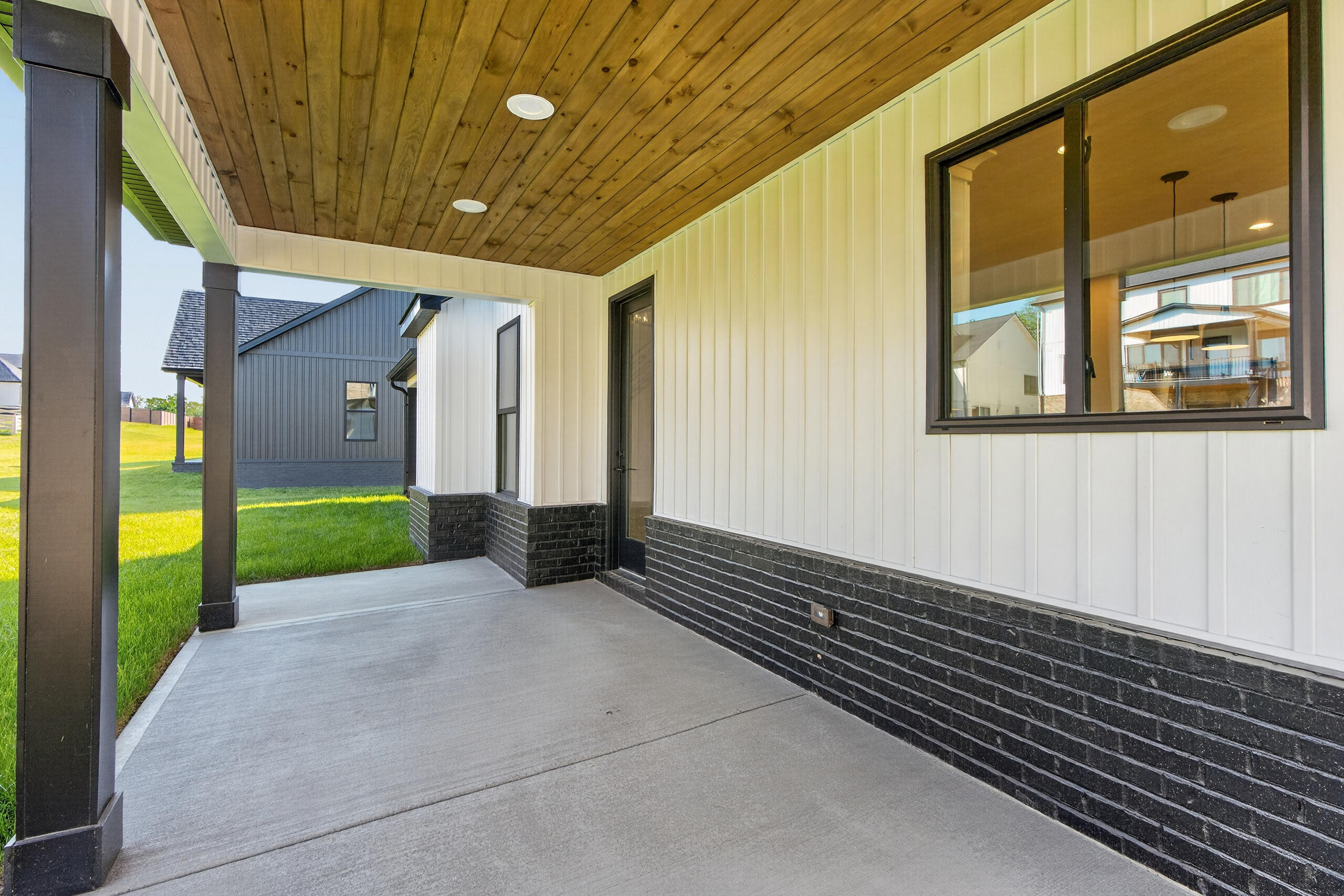 725 Azalea Lane Property Photo 37