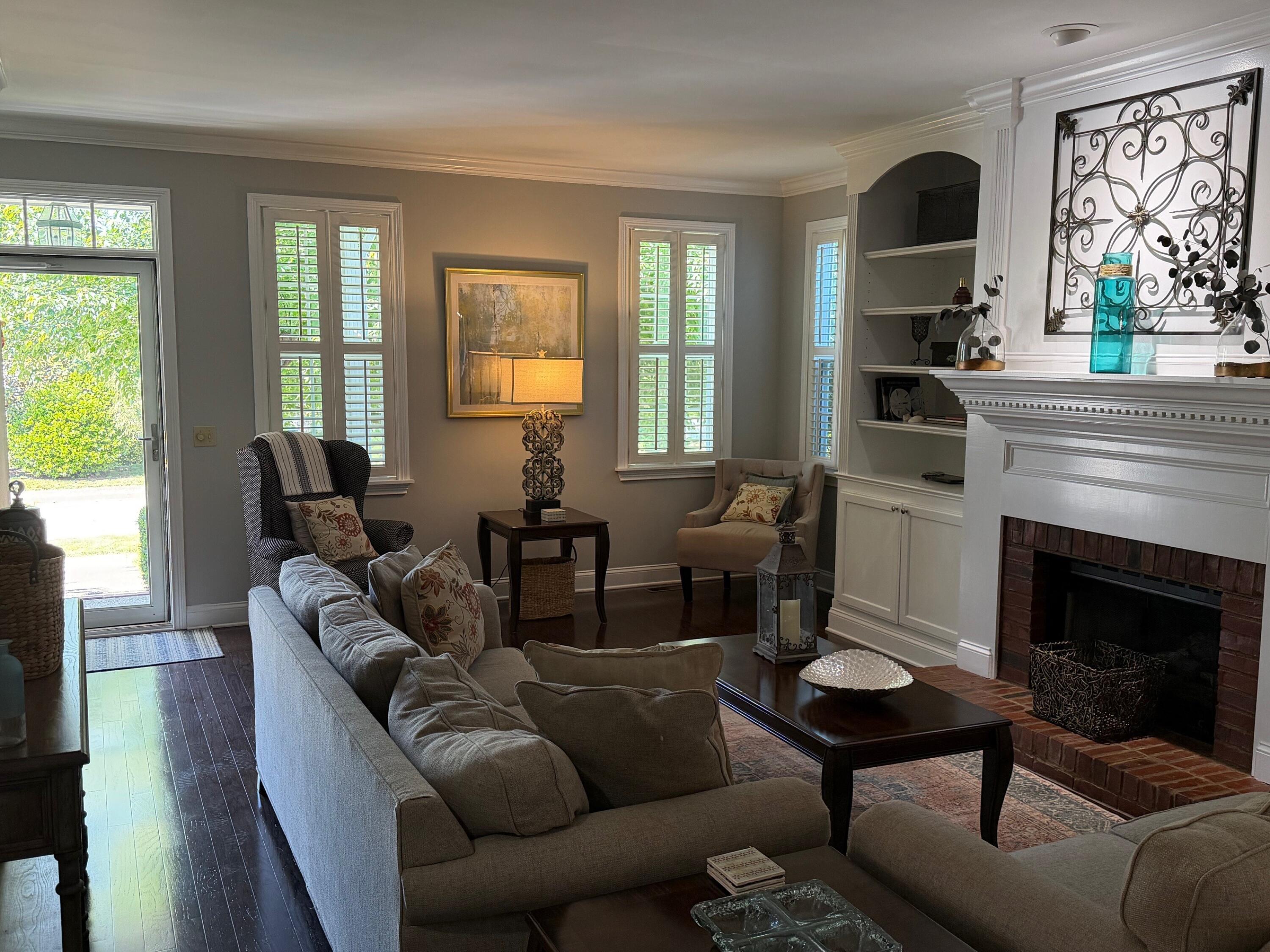 129 Colonial Way Property Photo 5
