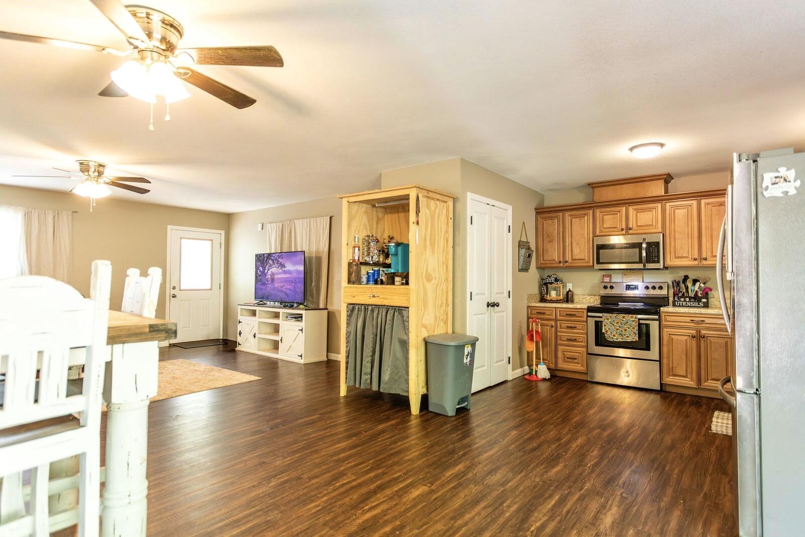 980 State Highway 1009 Property Photo 18