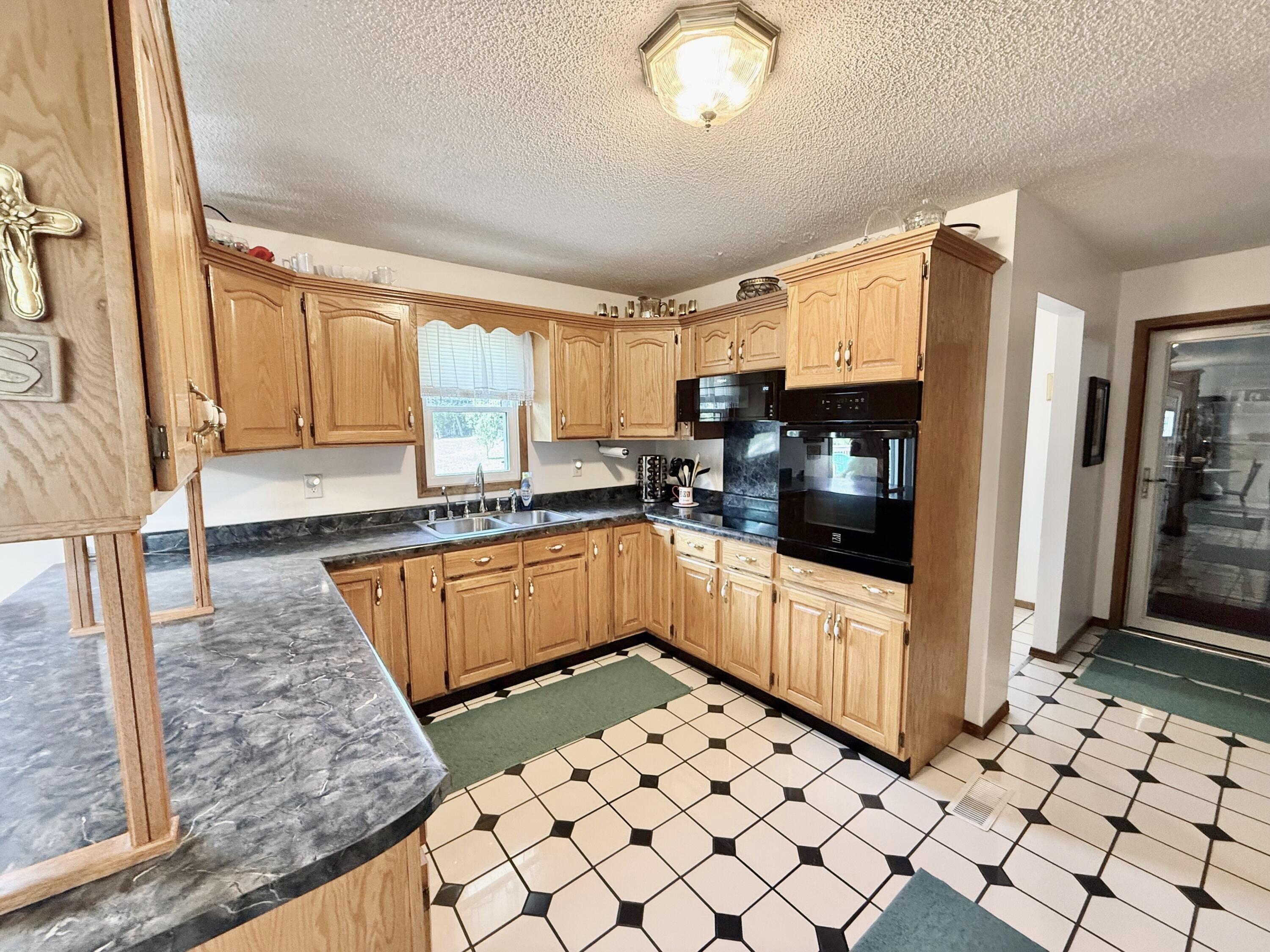 1069 Meadows Grove Road Property Photo 5