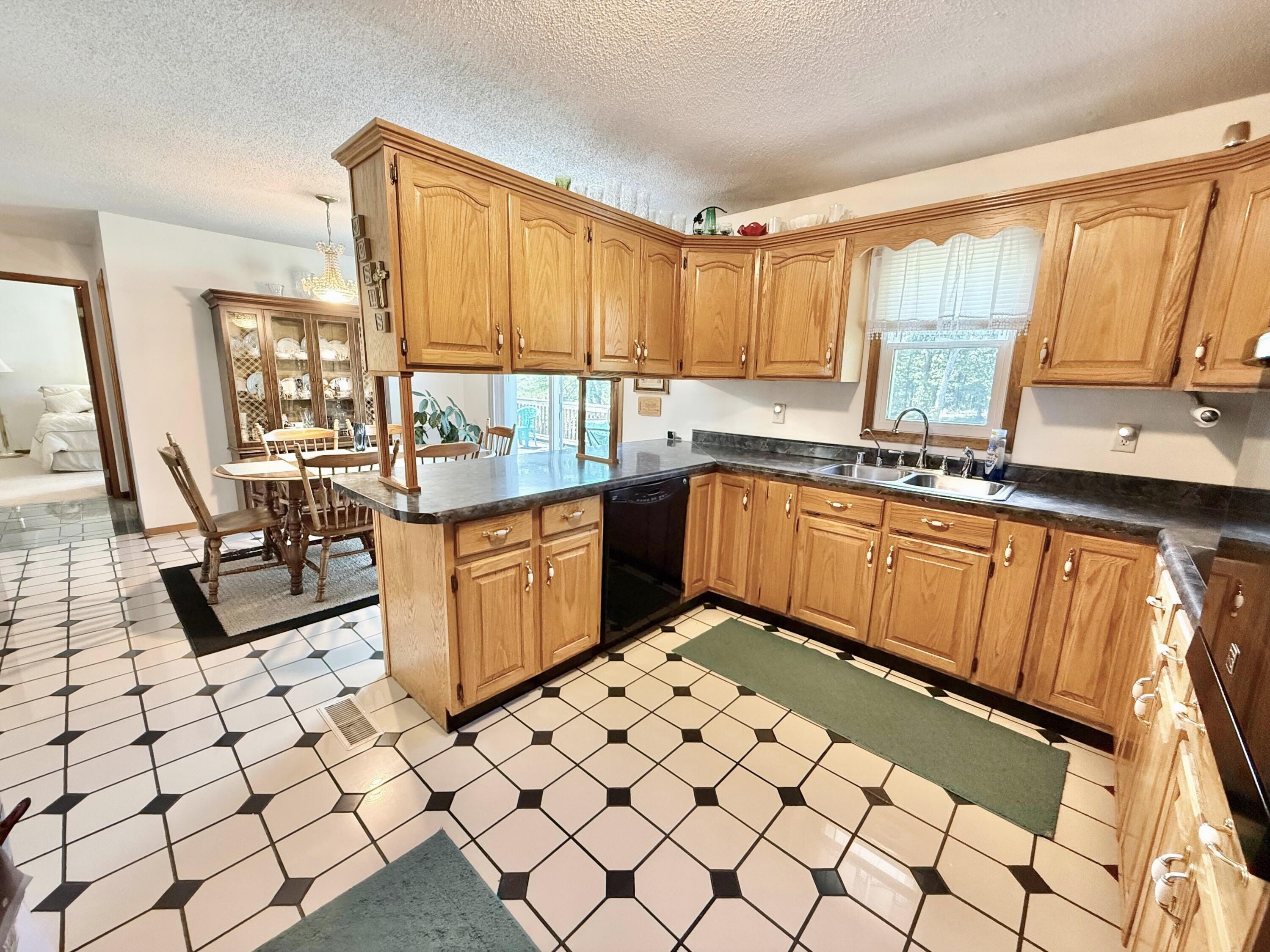 1069 Meadows Grove Road Property Photo 6