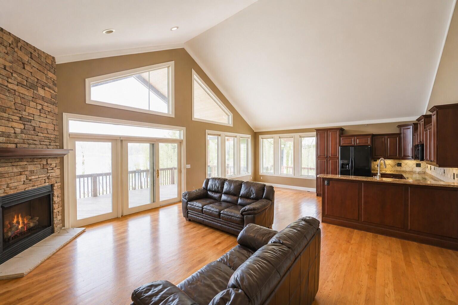450 White Oak Drive Property Photo 7