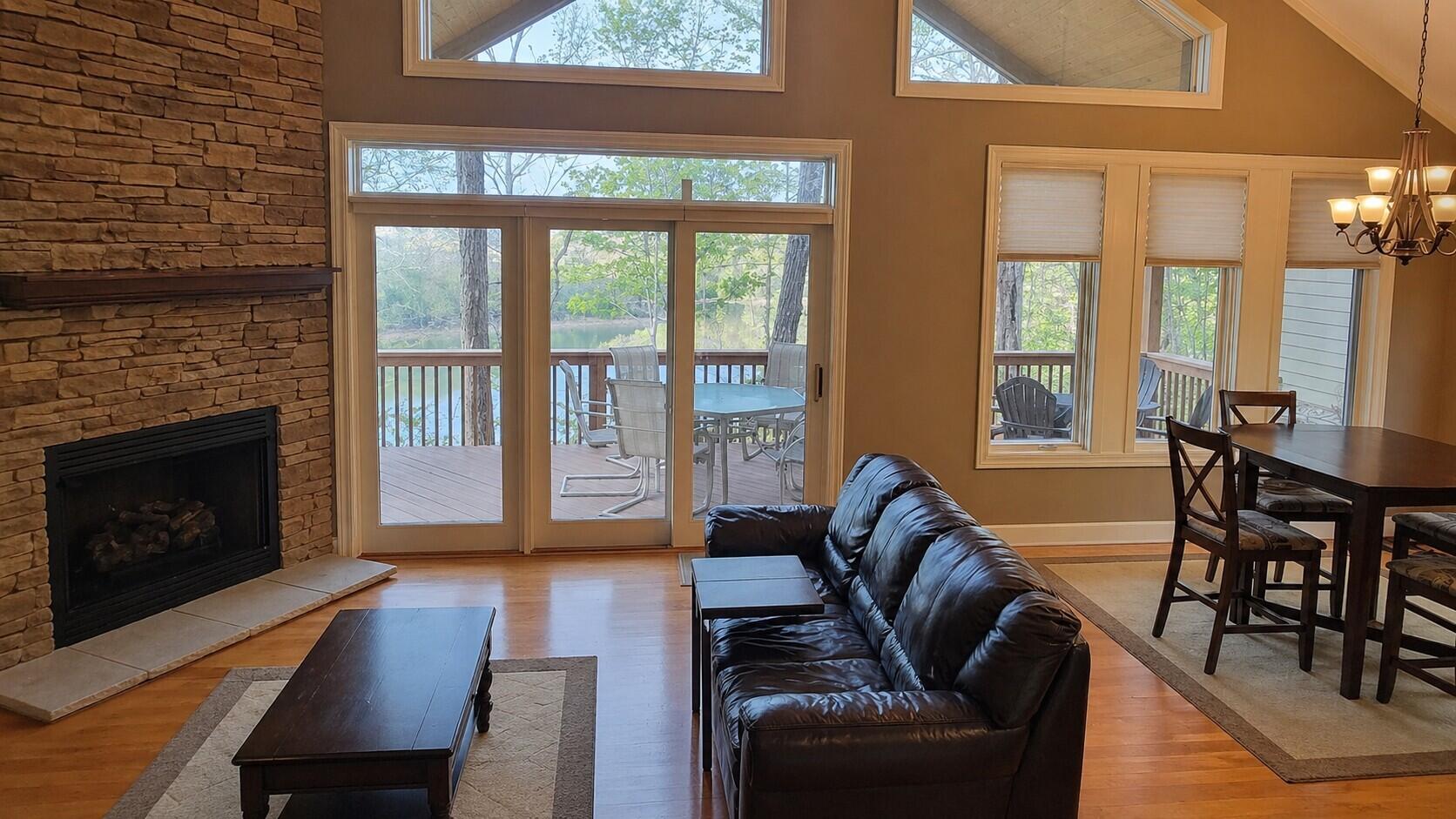 450 White Oak Drive Property Photo 8