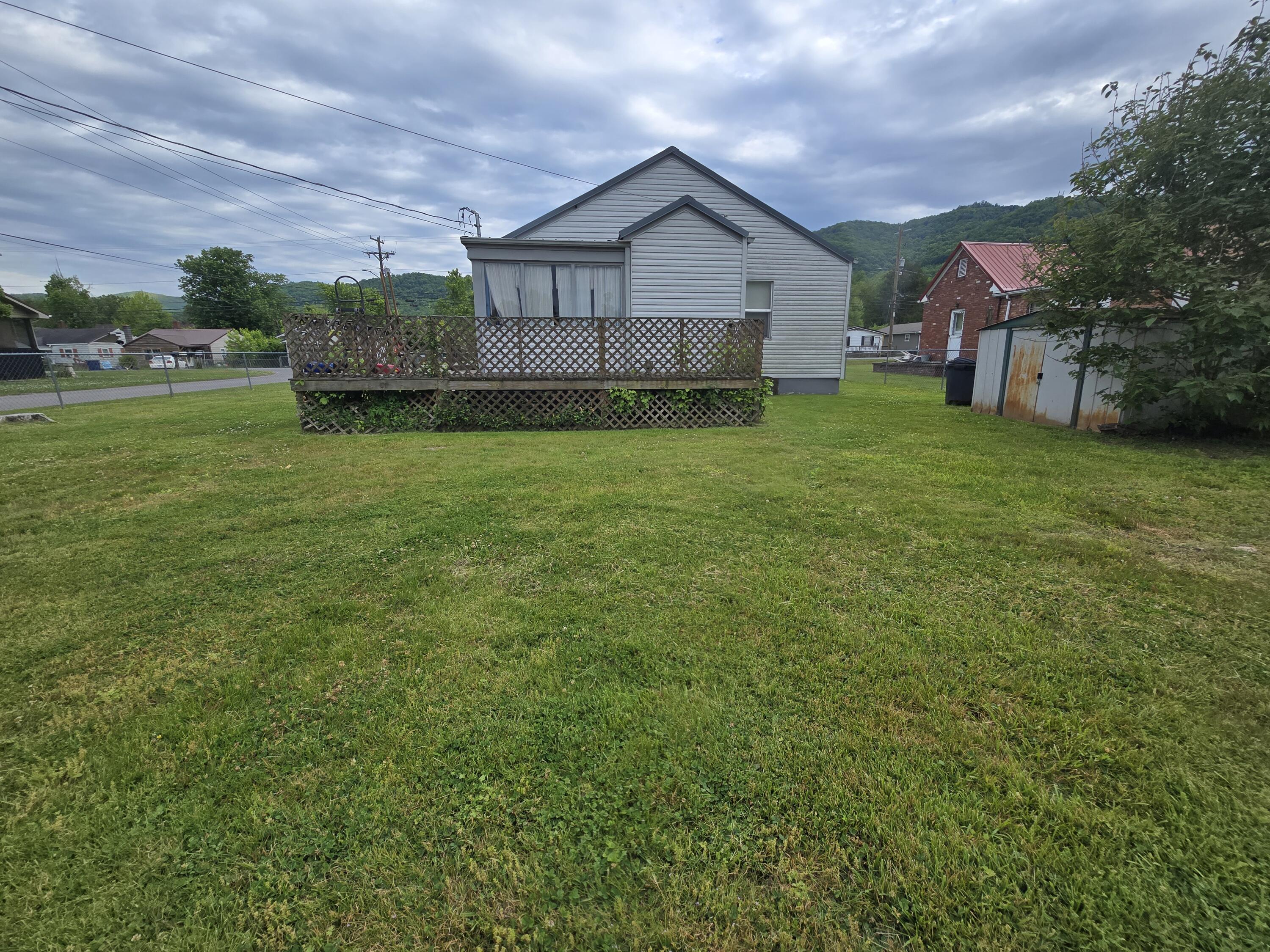 2002 Winchester Avenue Property Photo 21