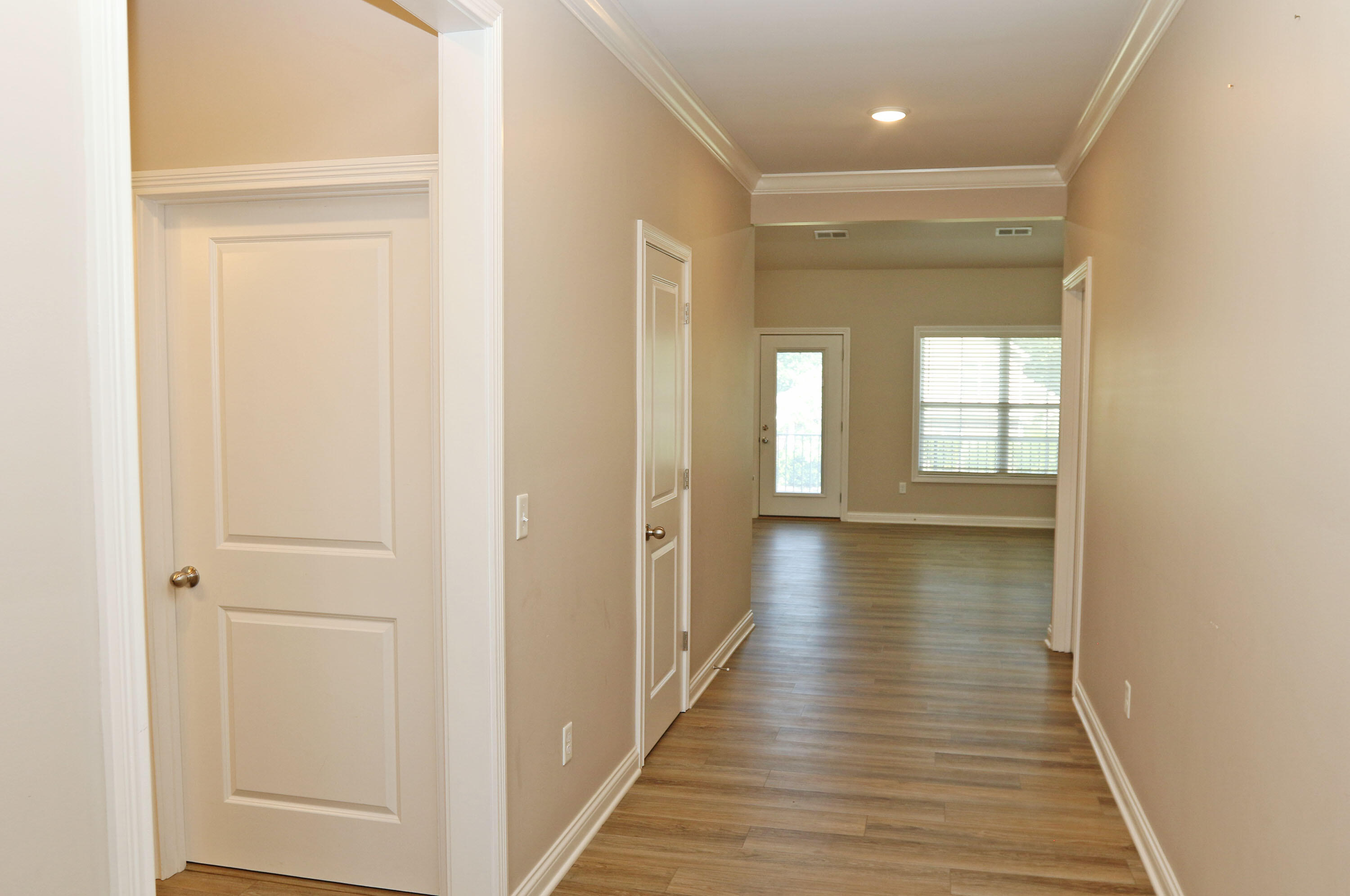 117 Amick Way Property Photo 5