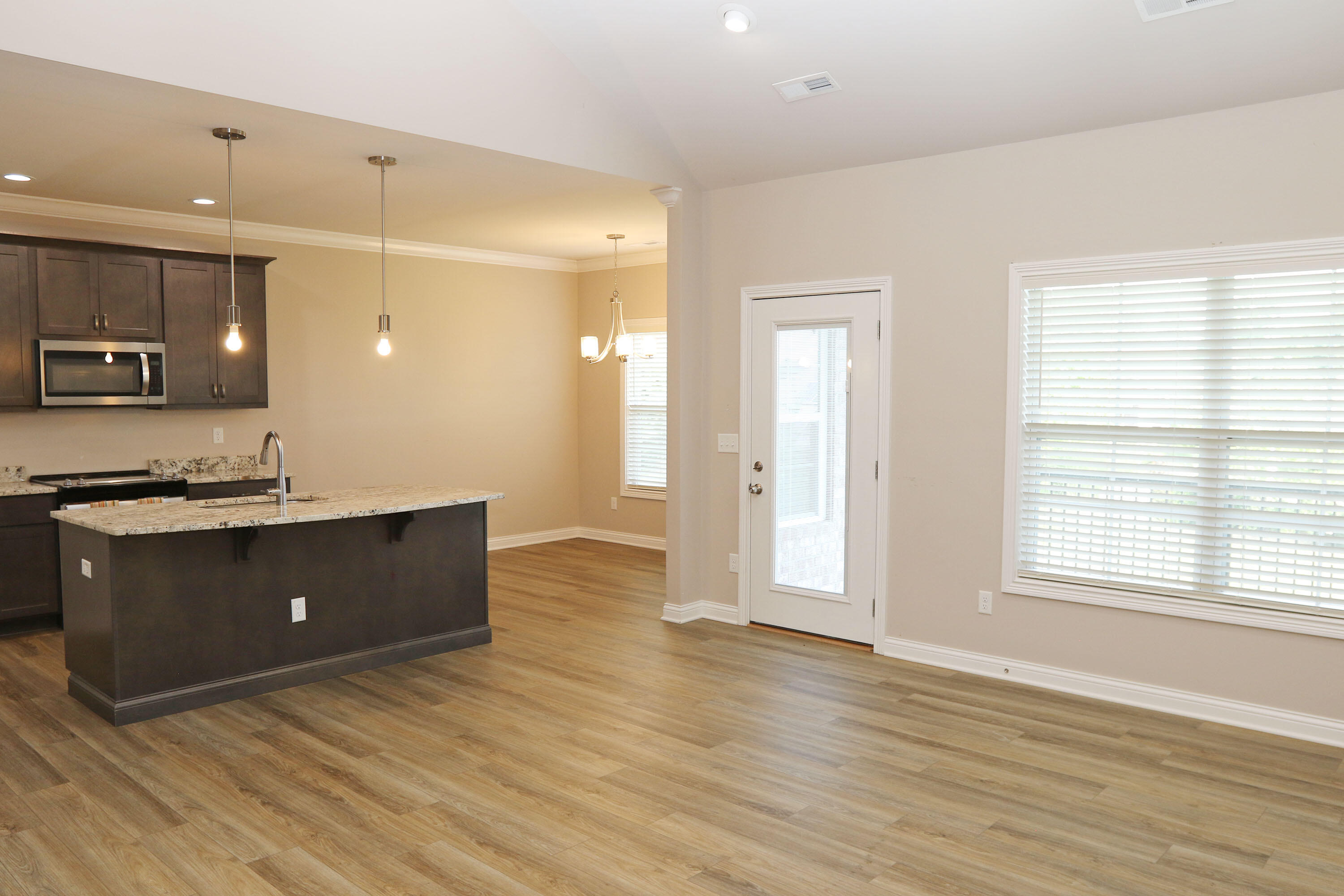 117 Amick Way Property Photo 7
