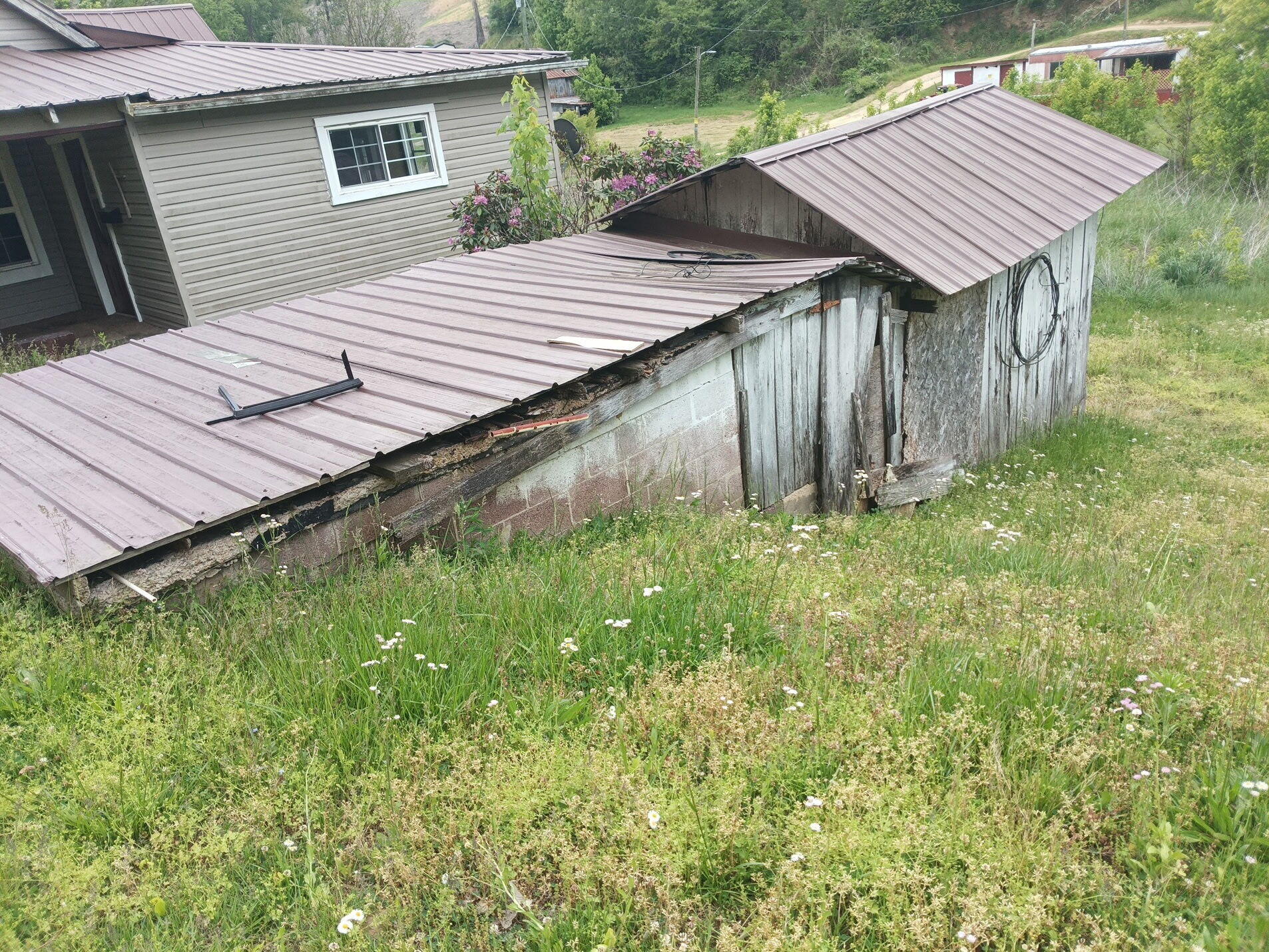 2933 Ky Route-1092 Property Photo 11