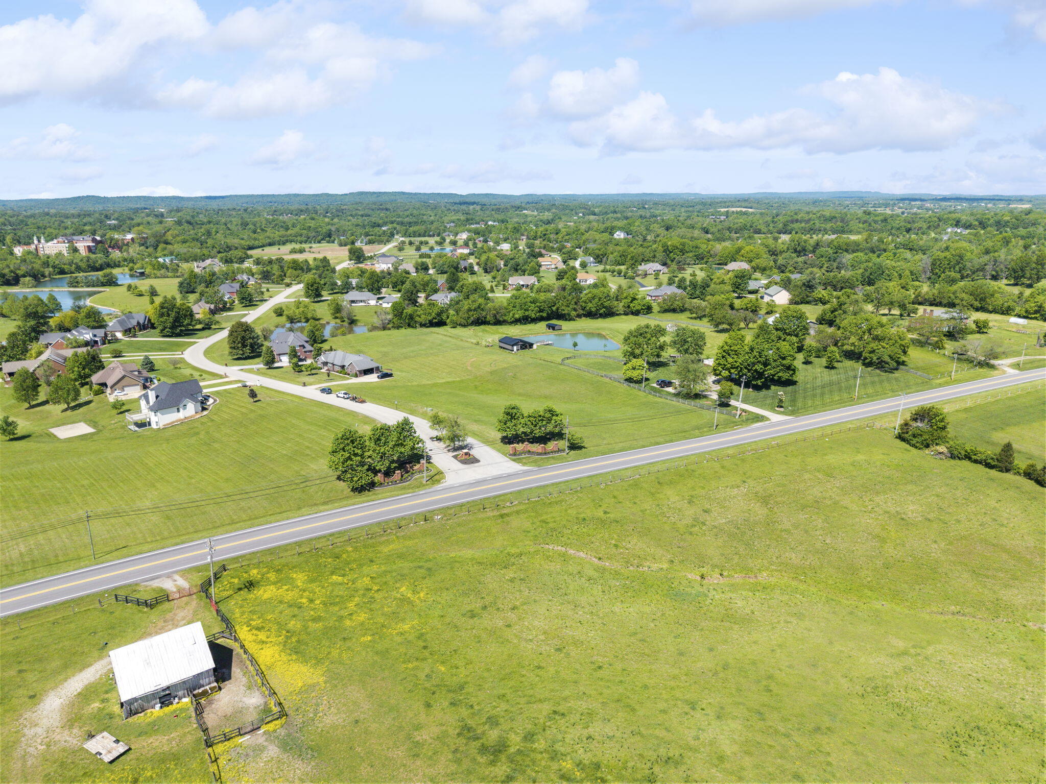 100 & 102 Abbey Ridge Property Photo 15