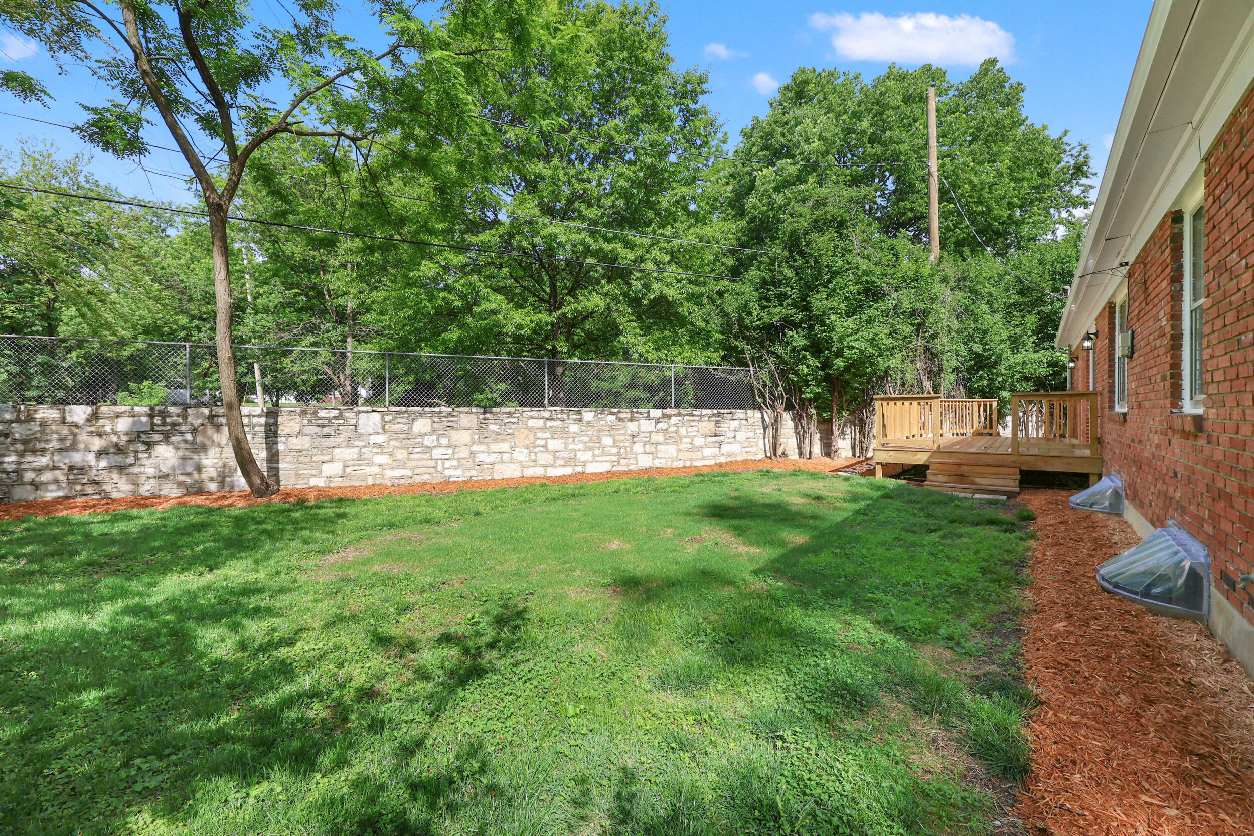 200 Paul Sawyier Drive Property Photo 28