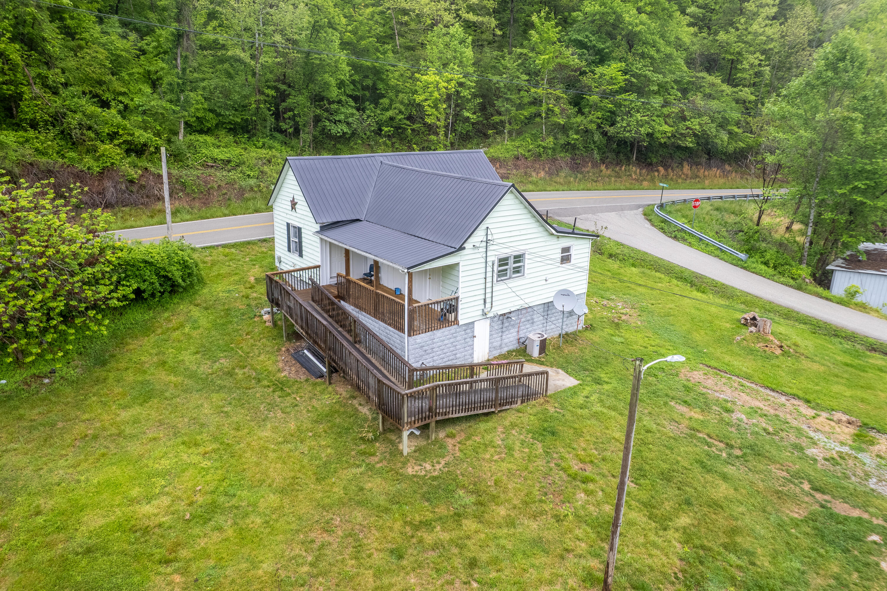 8855 Highway 191 Property Photo 2